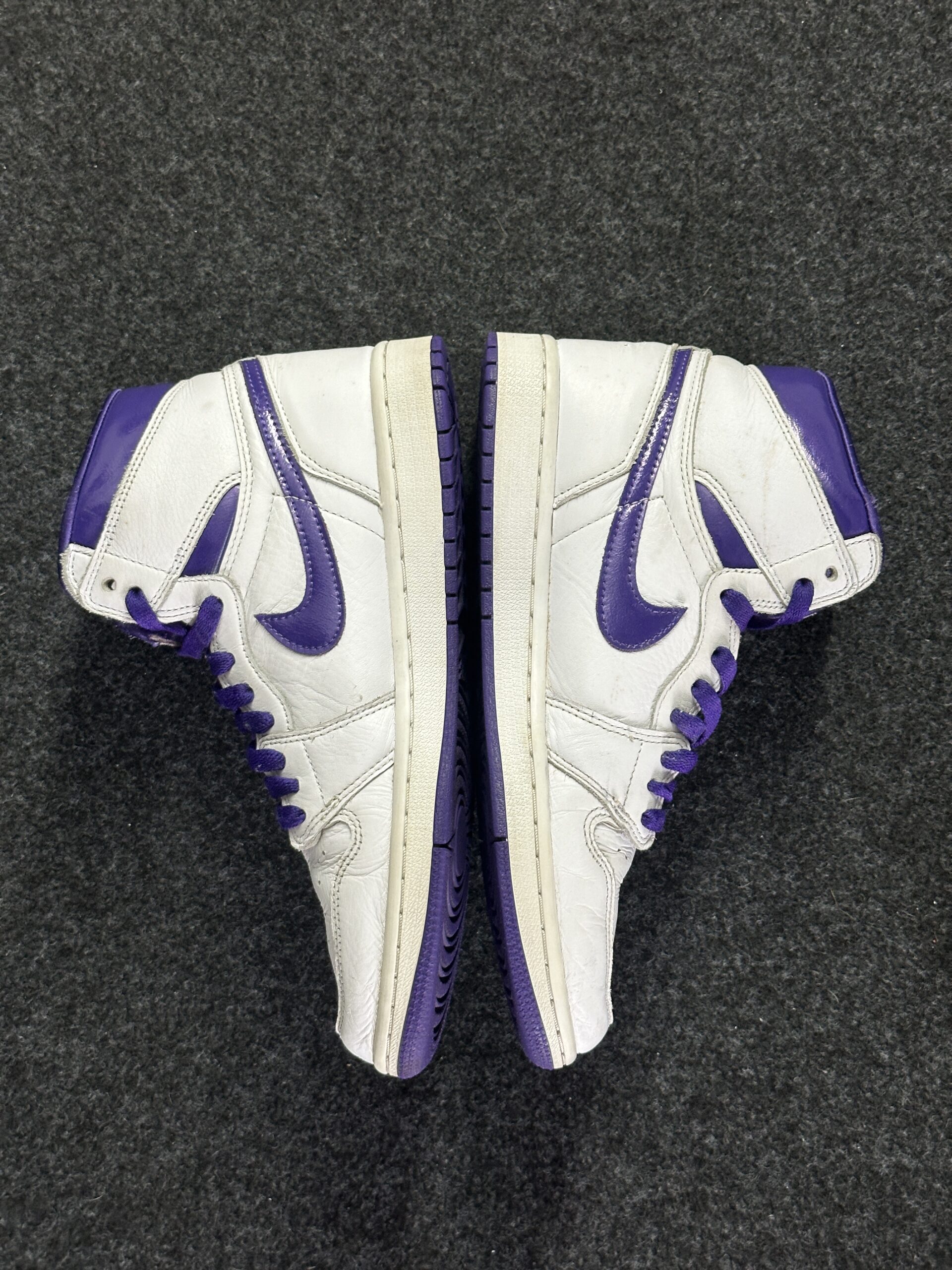 Air Jordan 1 Retro High OG Court Purple CD0461-151 taglia EU 41 vista interna