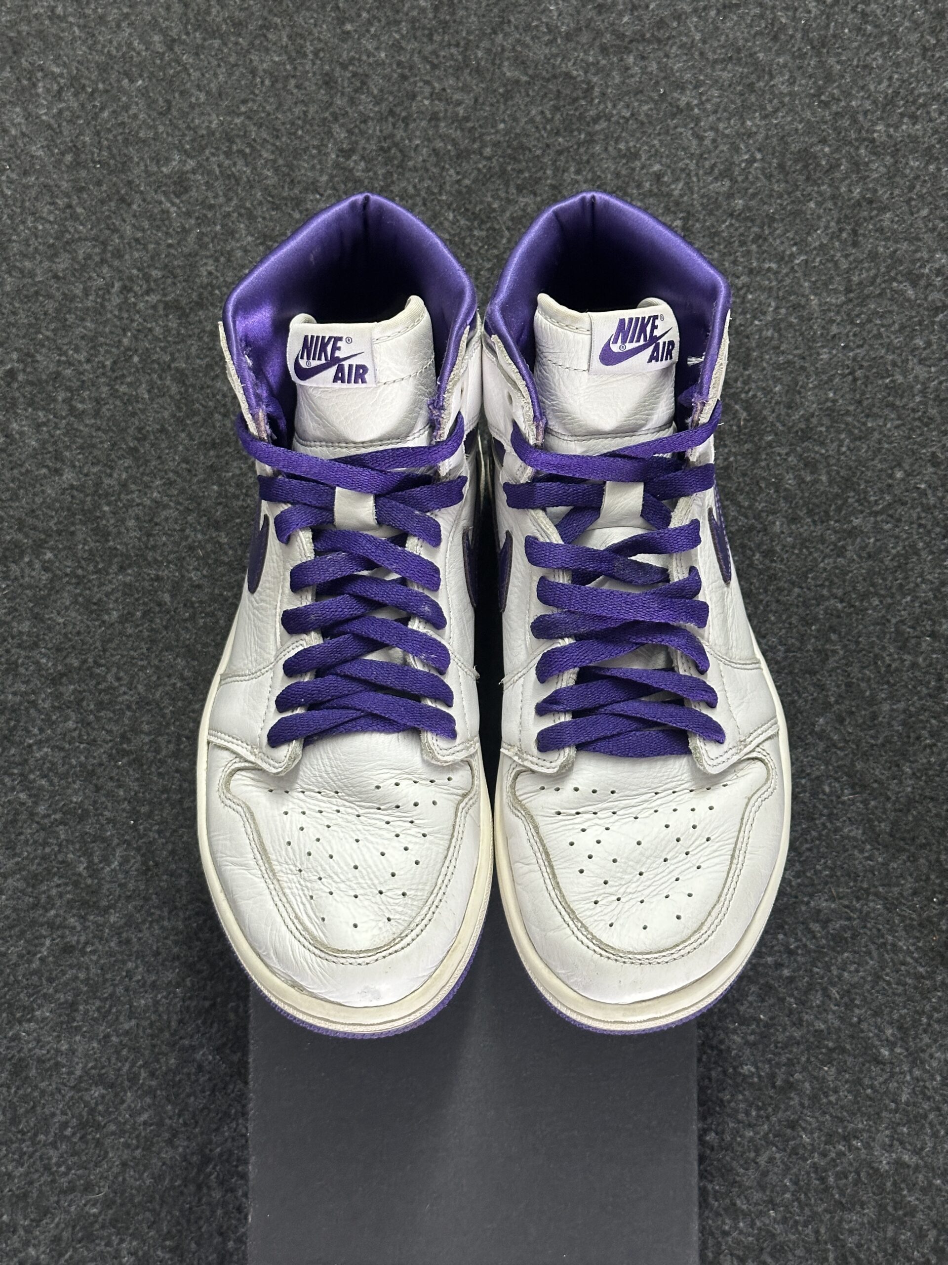 Air Jordan 1 Retro High OG Court Purple CD0461-151 taglia EU 41 vista punta