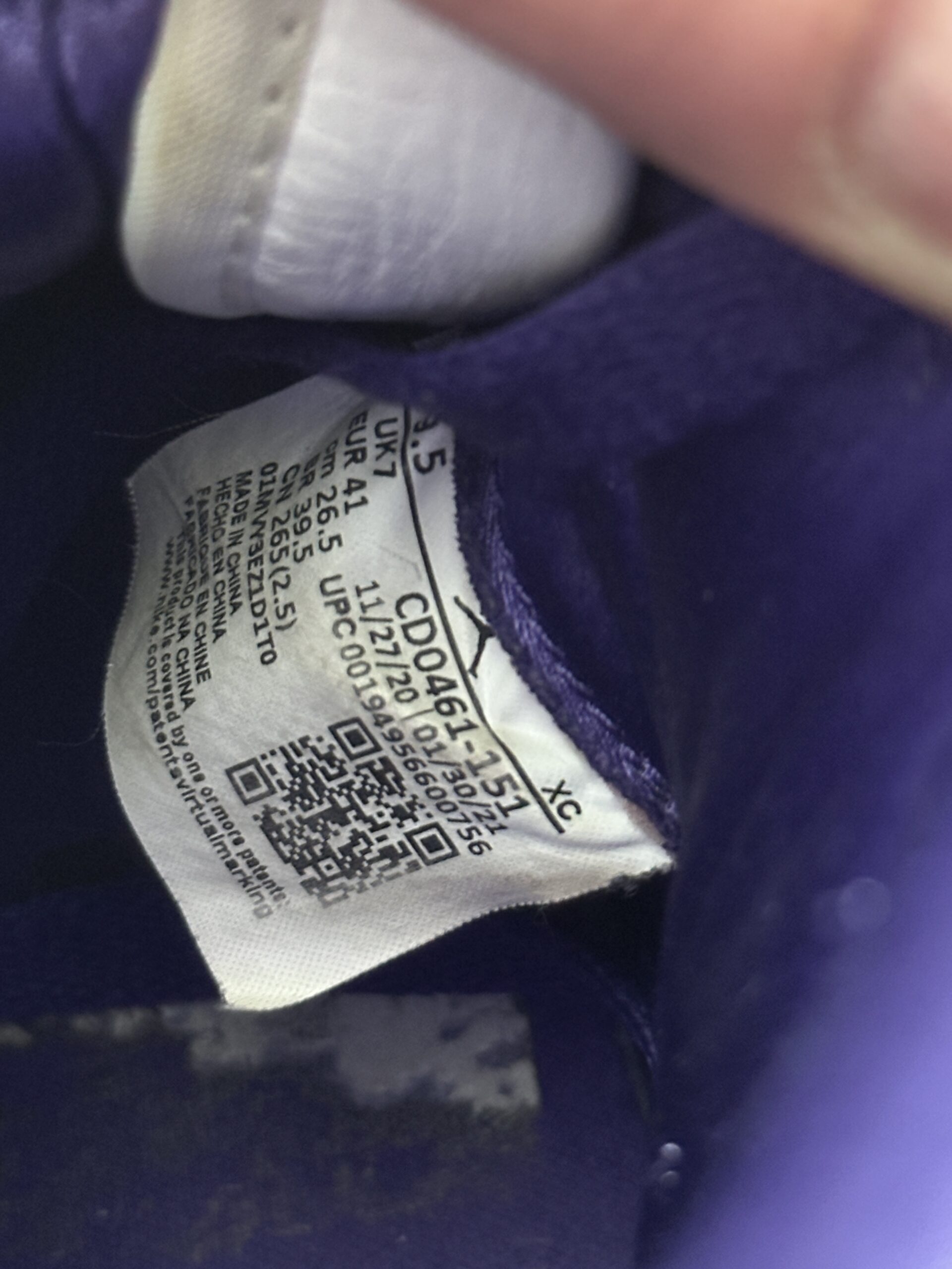 Air Jordan 1 Retro High OG Court Purple CD0461-151 taglia EU 41 vista label