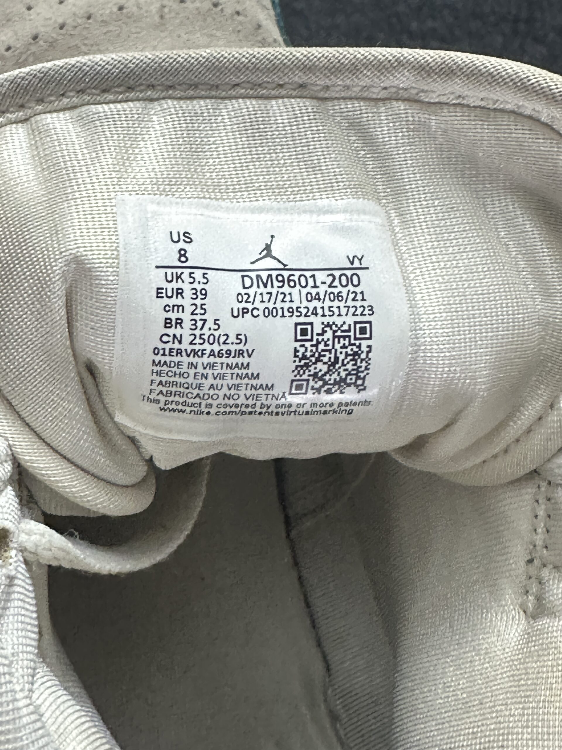 Air Jordan 1 Mid Anti-Gravity Machines DM9601-200 taglia EU 39 vista label