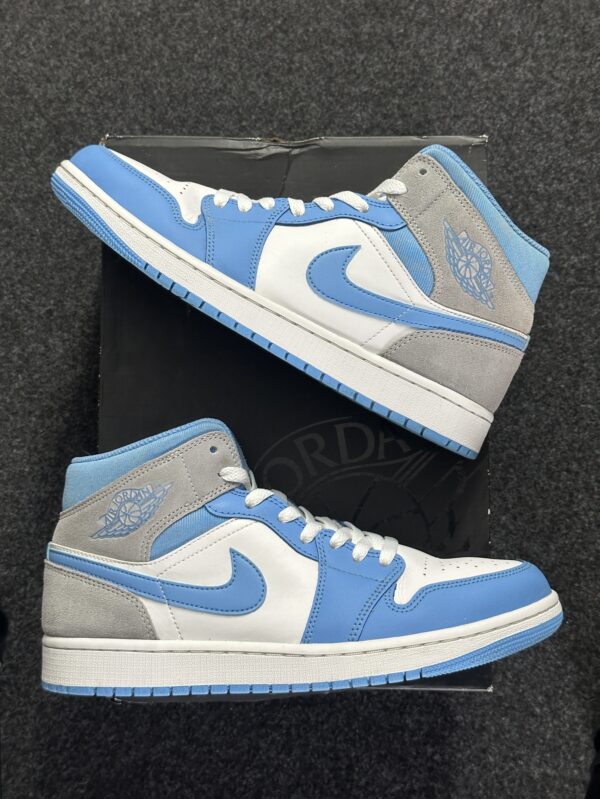 Air Jordan 1 Mid SE University Blue DX9276-100 taglia EU 43 vista principale