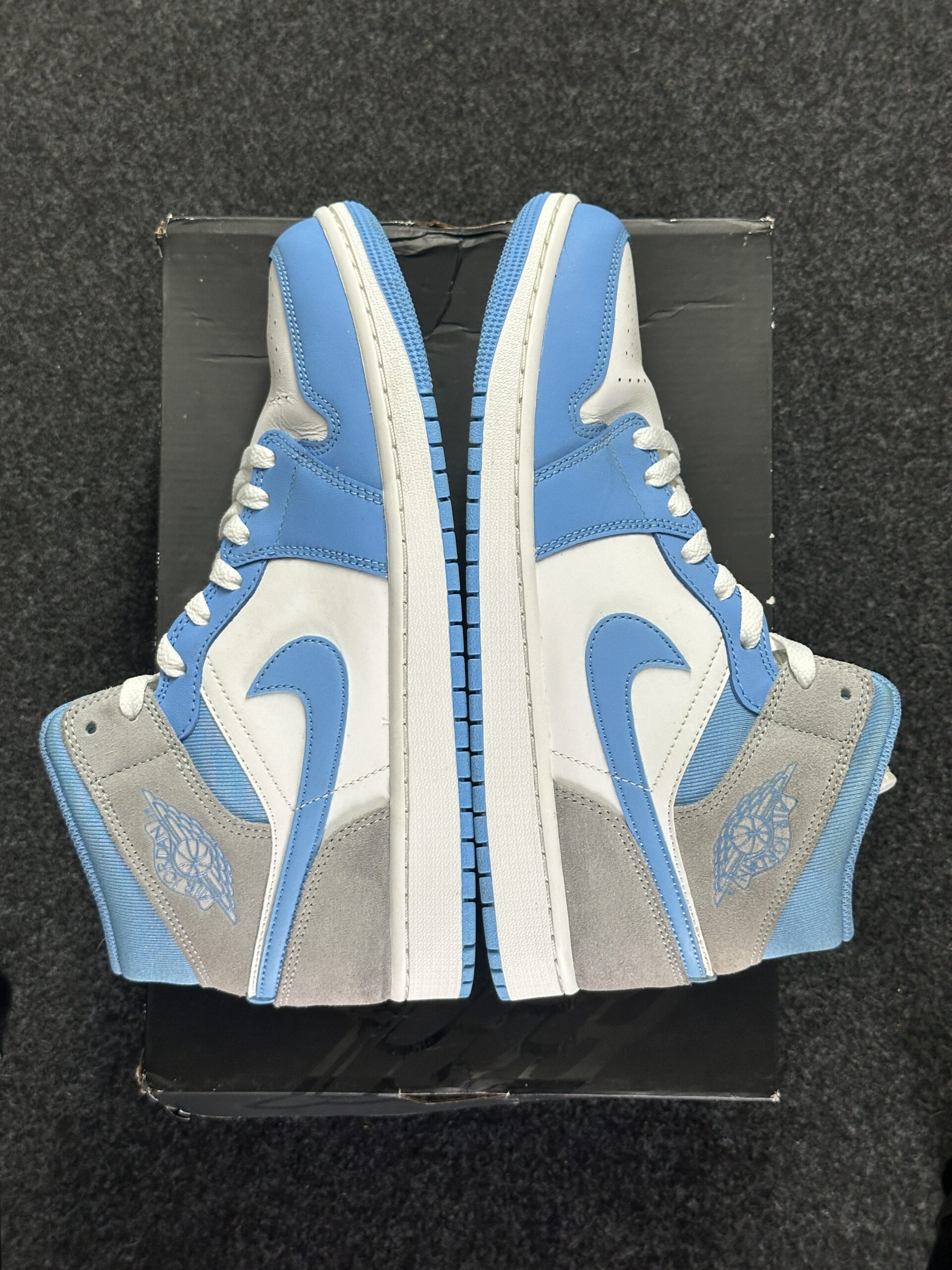 Air Jordan 1 Mid SE University Blue DX9276-100 taglia EU 43 vista esterna