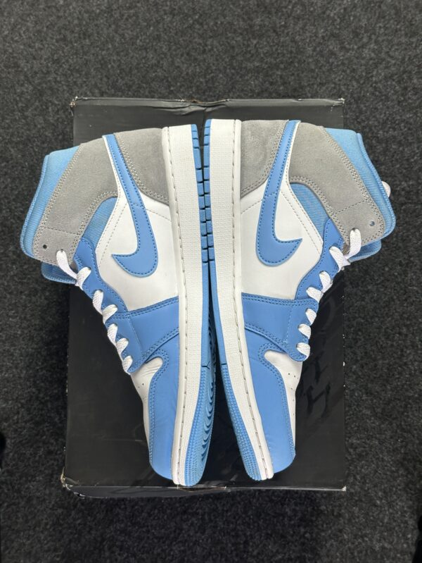 Air Jordan 1 Mid SE University Blue DX9276-100 taglia EU 43 vista interna