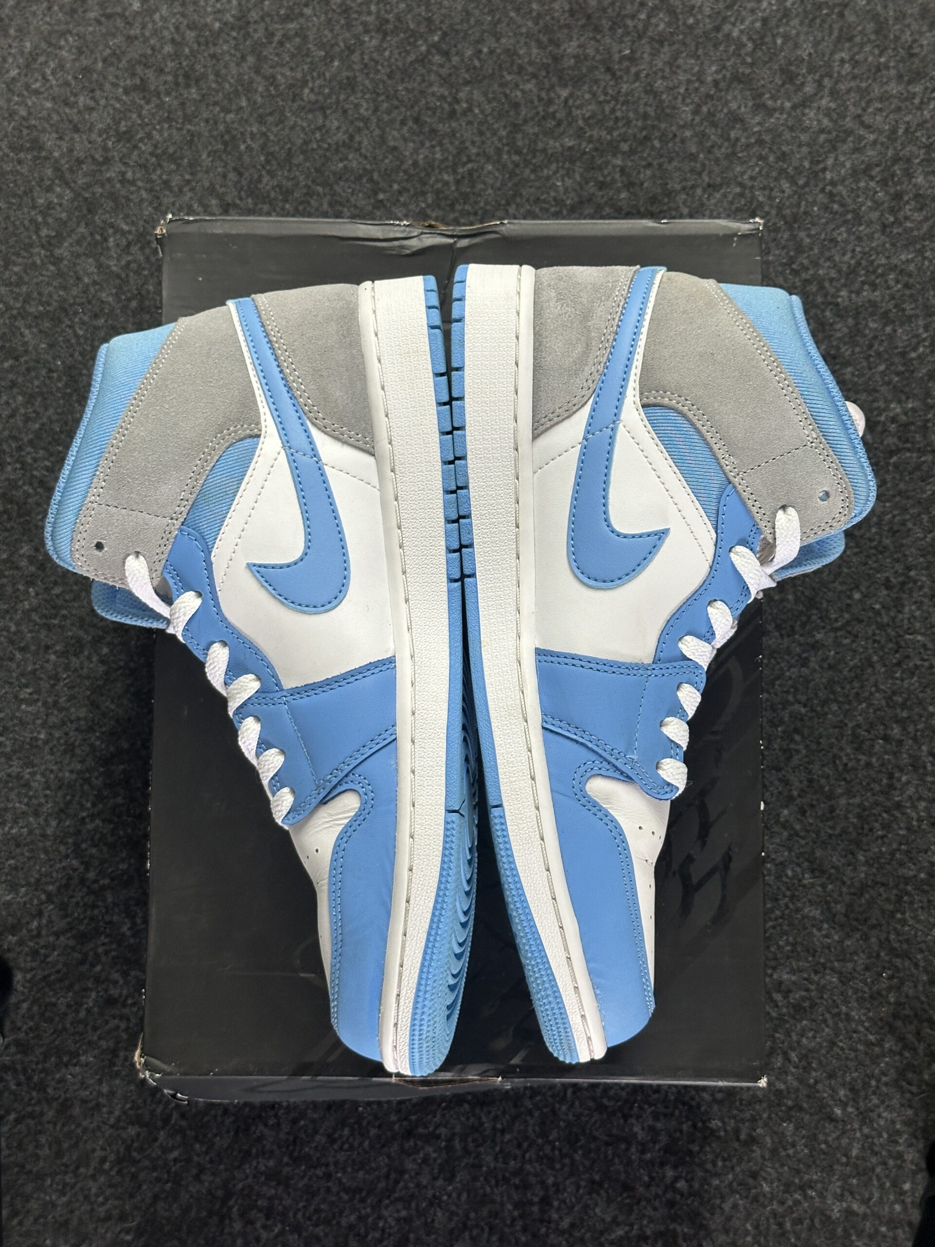 Air Jordan 1 Mid SE University Blue DX9276-100 taglia EU 43 vista interna