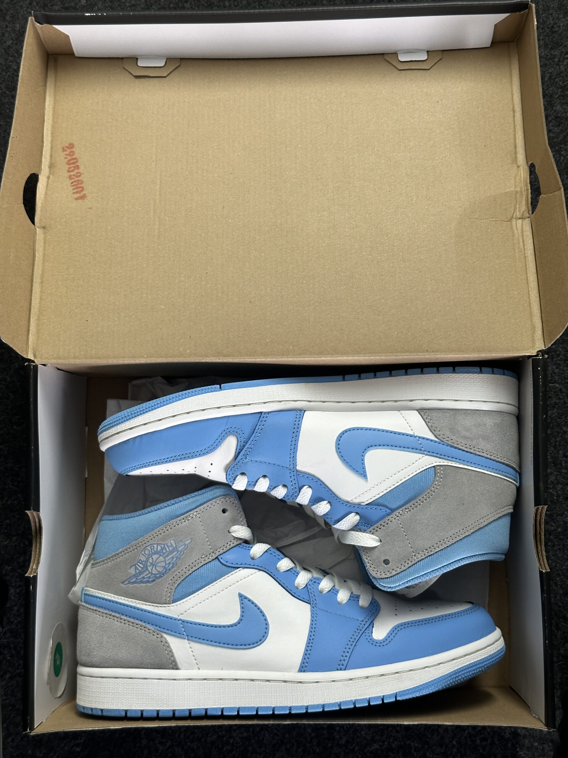 Air Jordan 1 Mid SE University Blue DX9276-100 taglia EU 43 vista intbox