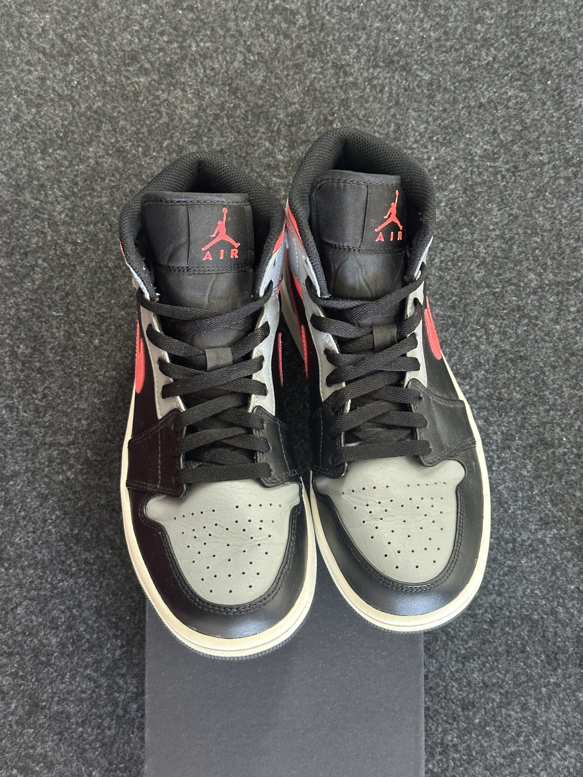 Air Jordan 1 Mid Pink Shadow 554724-059 taglia EU 42 vista punta