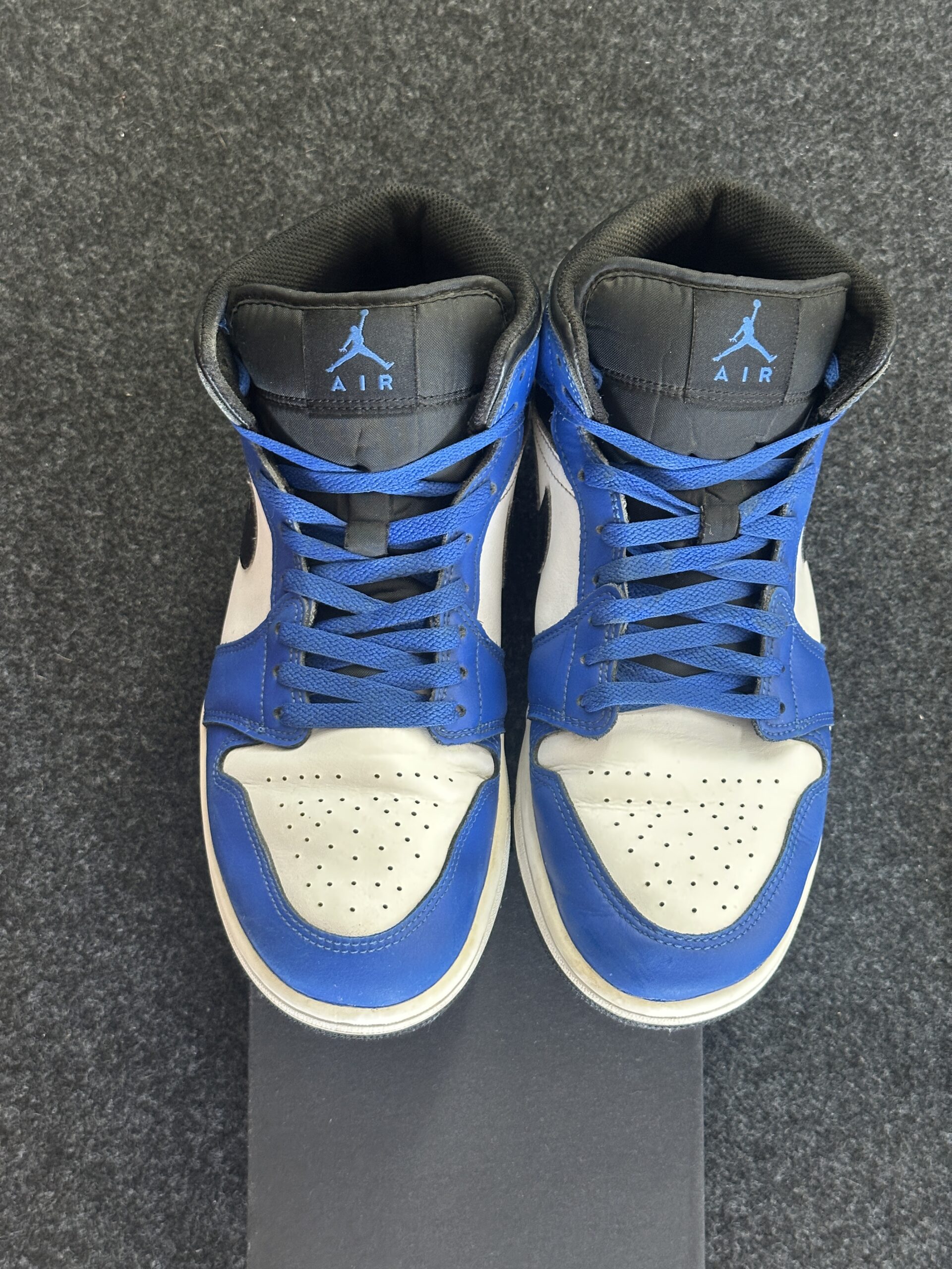 Air Jordan 1 Mid French Blue Fire Red DQ8426-402 taglia EU 43 vista punta