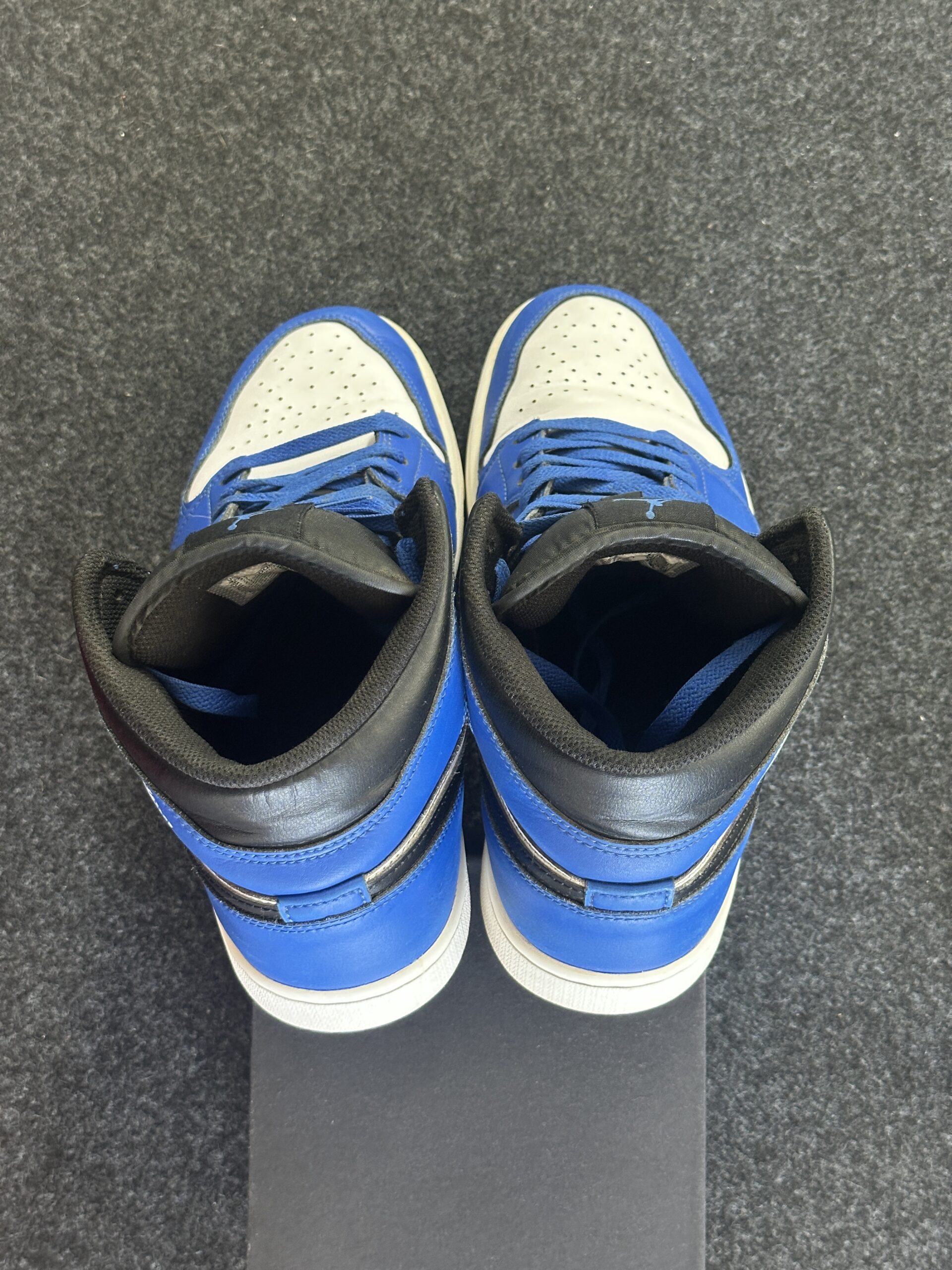 Air Jordan 1 Mid French Blue Fire Red DQ8426-402 taglia EU 43 vista tallone