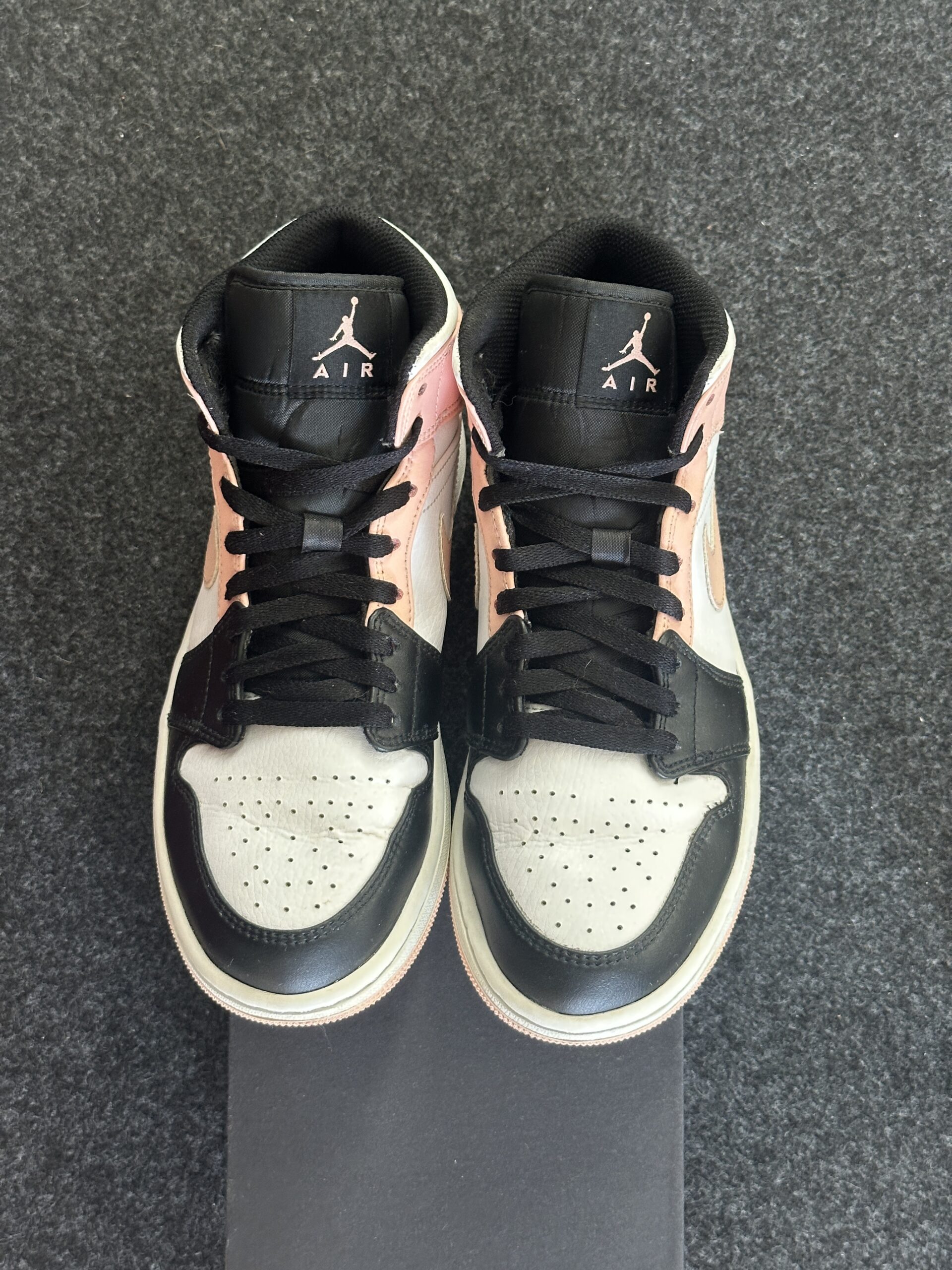 Air Jordan 1 Mid Crimson Tint 554724-133 taglia EU 41 vista punta