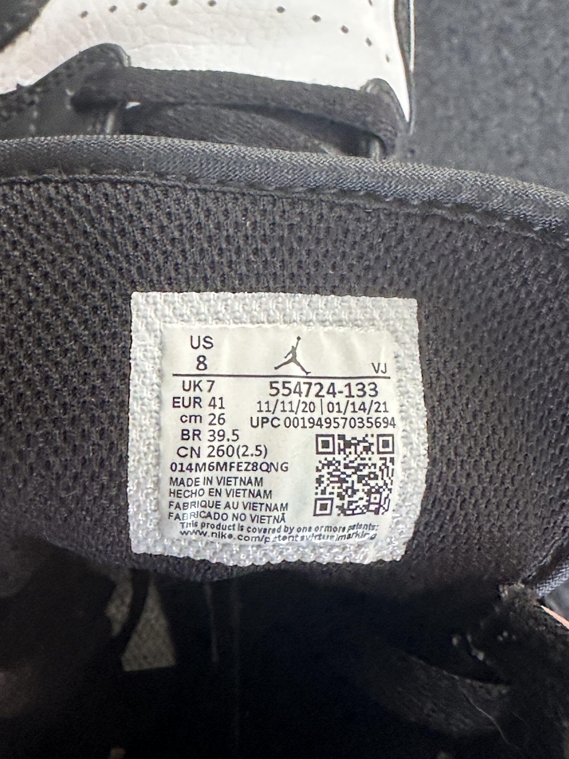Air Jordan 1 Mid Crimson Tint 554724-133 taglia EU 41 vista label