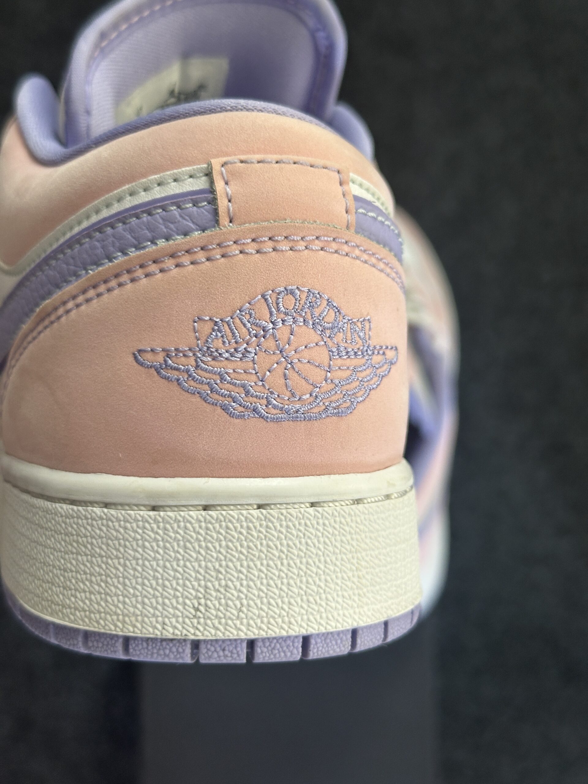 Air Jordan 1 Low Arctic Punch CV9844-600 taglia EU 40 vista logo