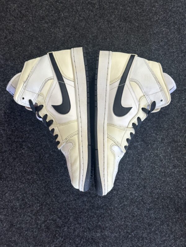 Air Jordan 1 Mid Coconut Milk BQ6472-121 taglia EU 41 vista interna