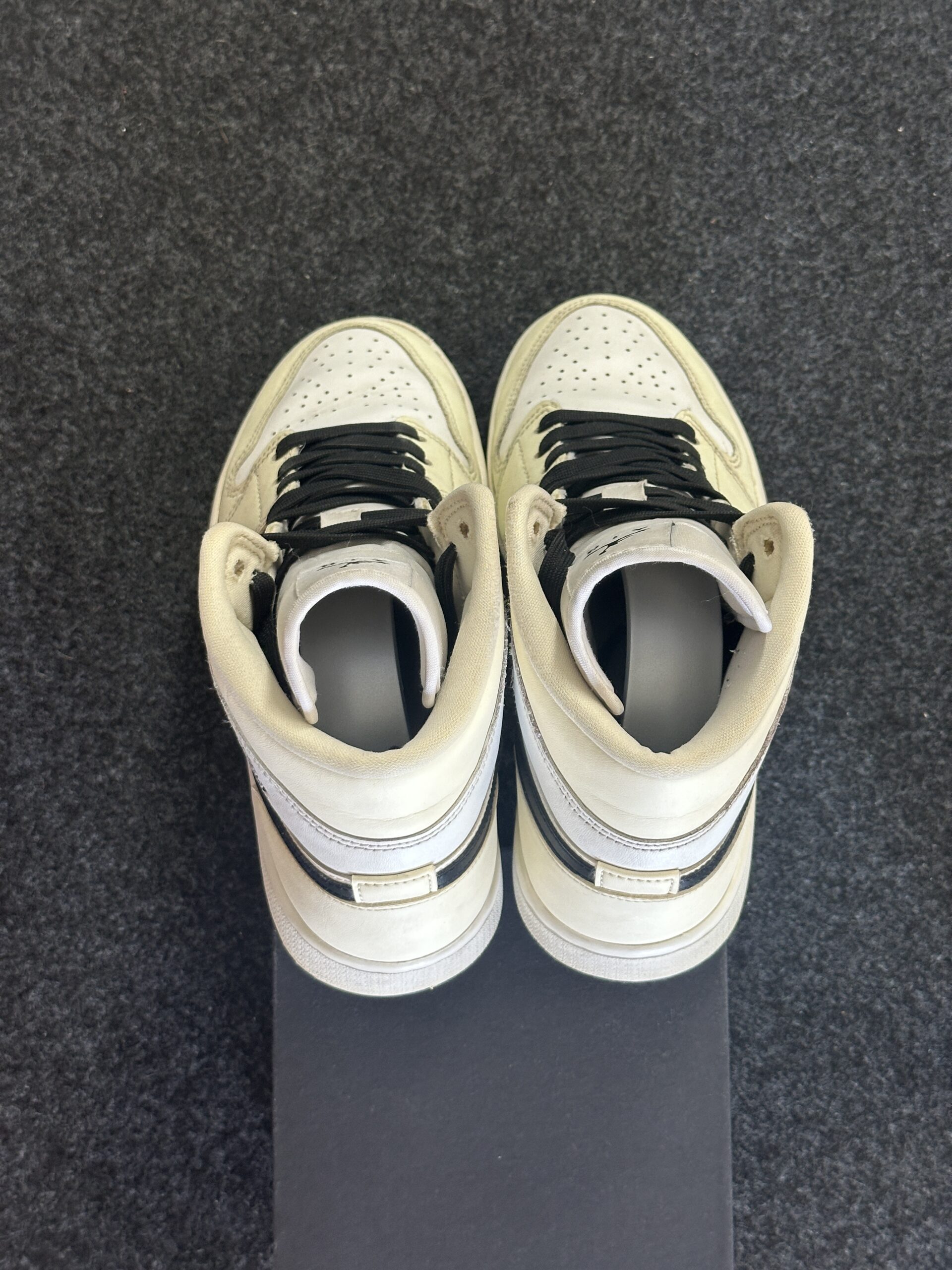 Air Jordan 1 Mid Coconut Milk BQ6472-121 taglia EU 41 vista tallone