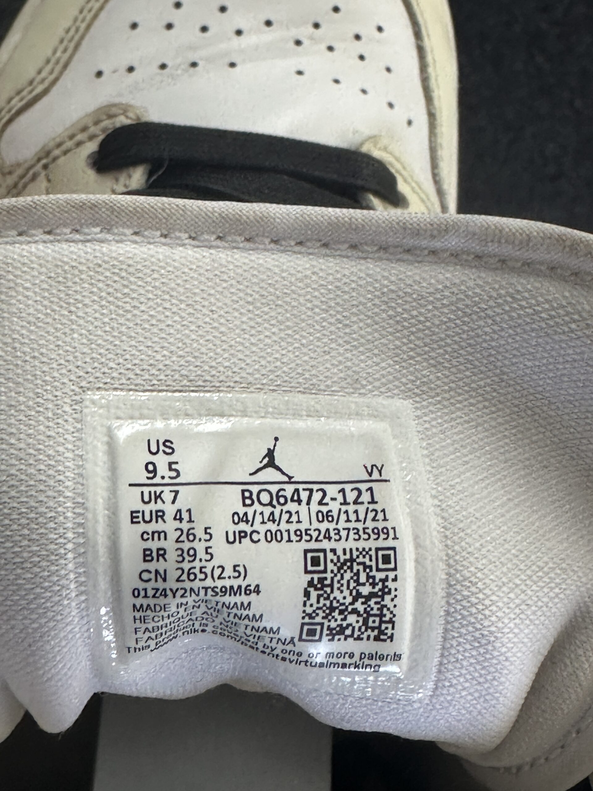 Air Jordan 1 Mid Coconut Milk BQ6472-121 taglia EU 41 vista label