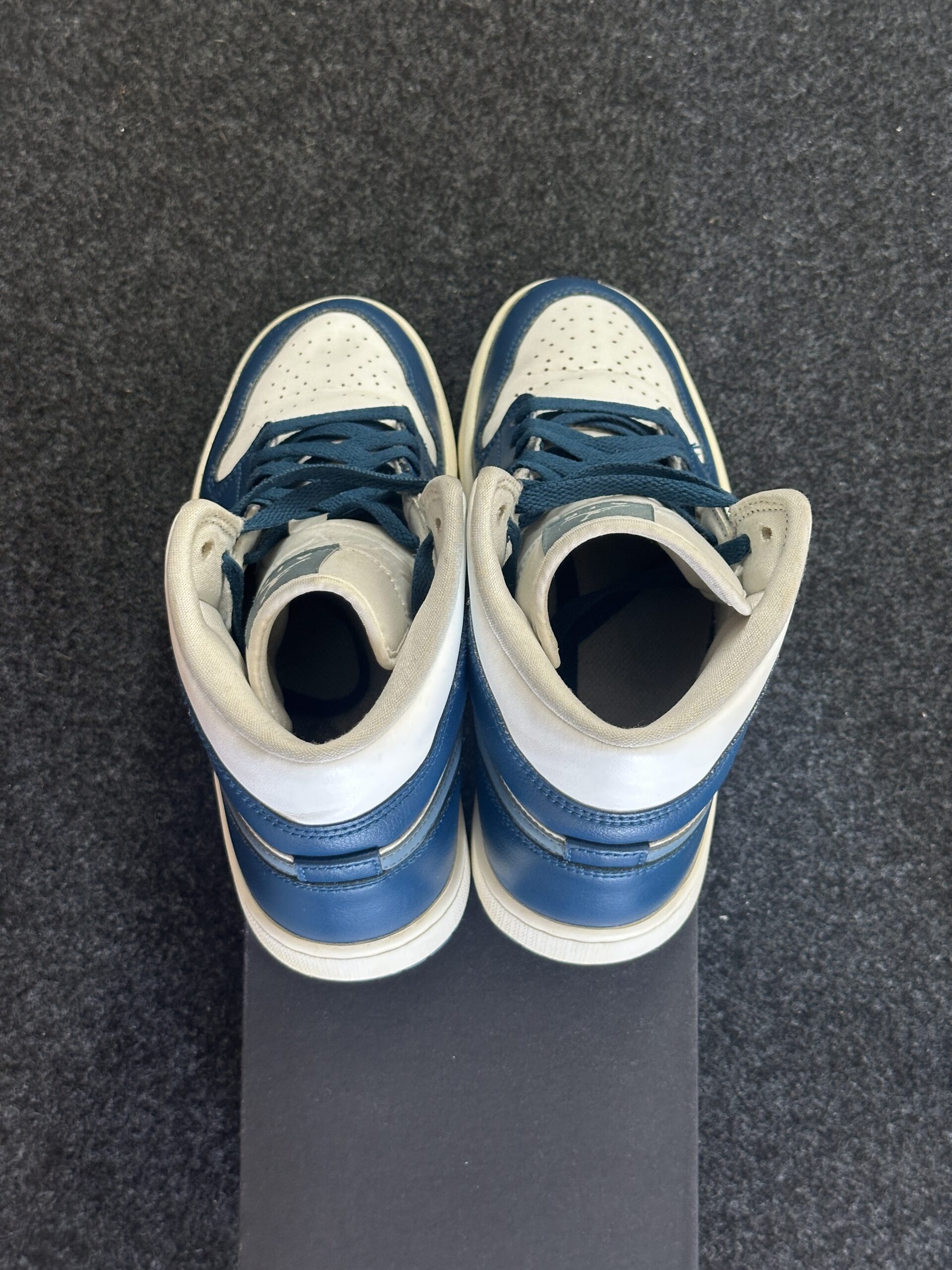 Air Jordan 1 Mid French Blue White BQ6472-414 taglia EU 41 vista tallone