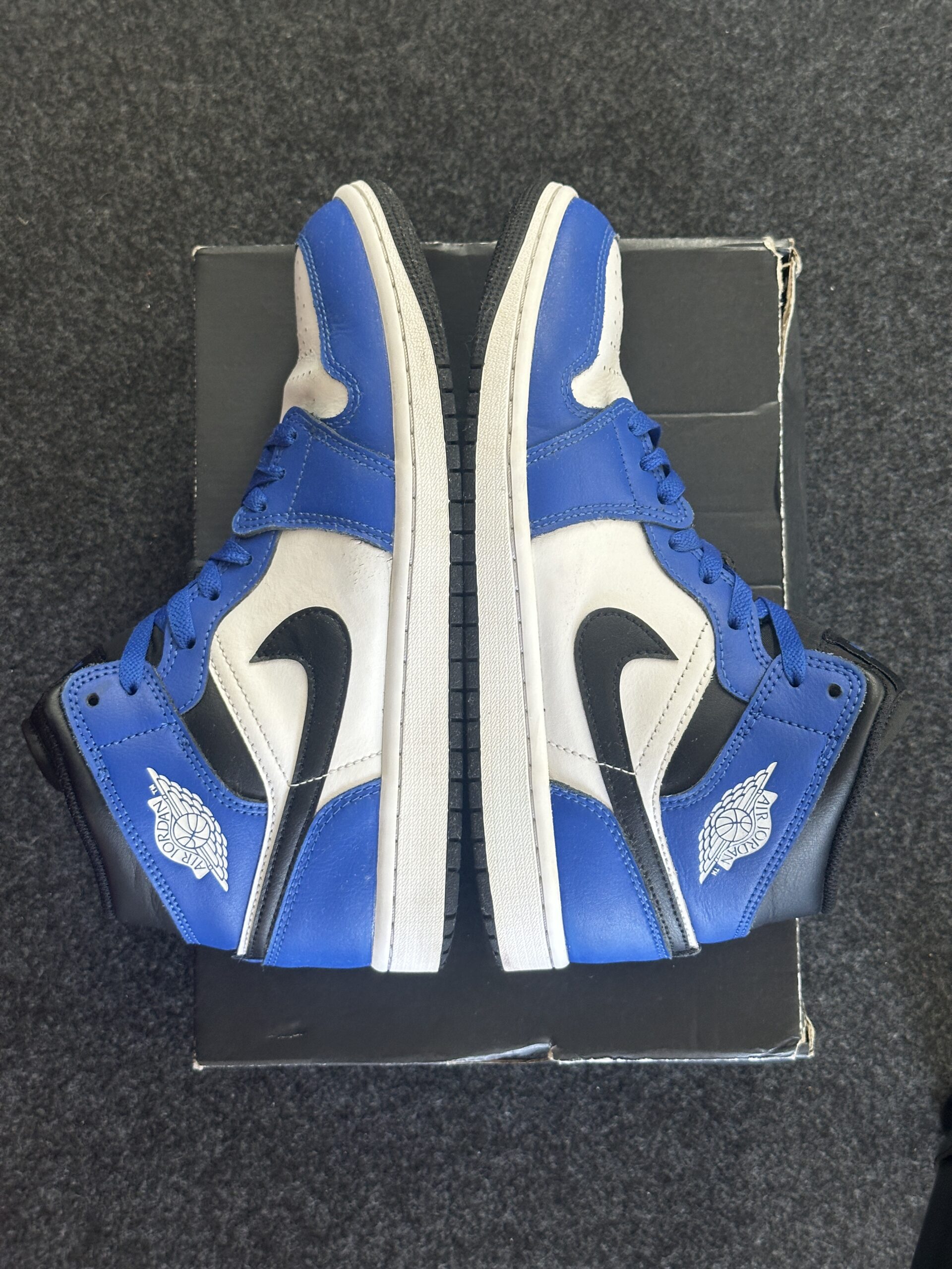 Air Jordan 1 Mid French Blue Fire Red DQ8426-402 taglia EU 42 vista esterna box