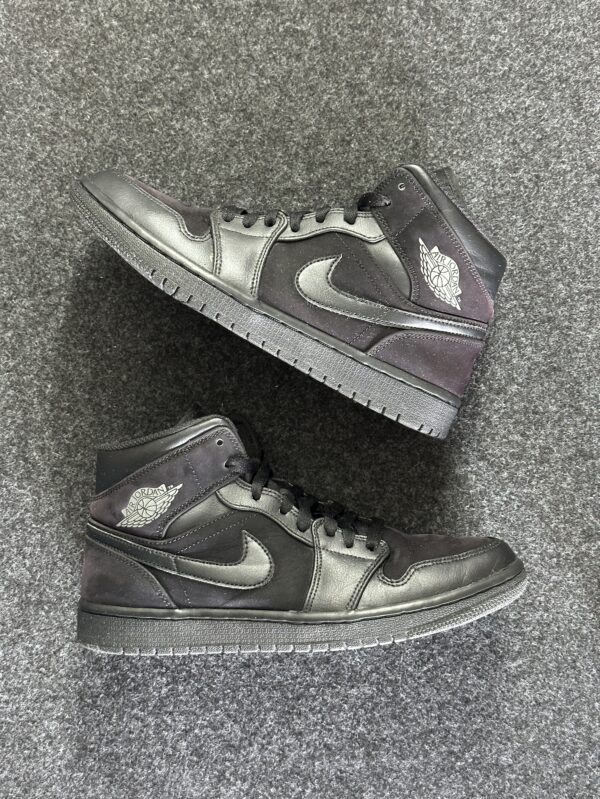 Air Jordan 1 Mid Triple Black 554724-050 taglia EU 40.5 vista principale
