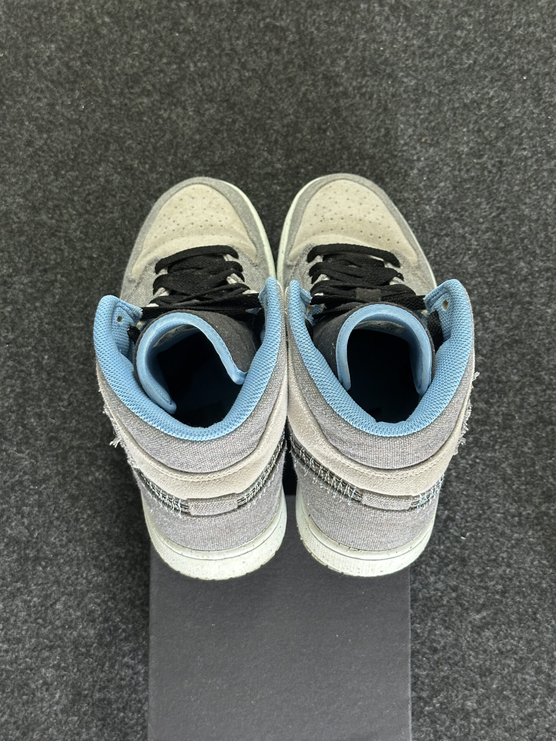 Air Jordan 1 Mid Crater Grey University Blue DM3529-004 taglia EU 42.5 vista tallone