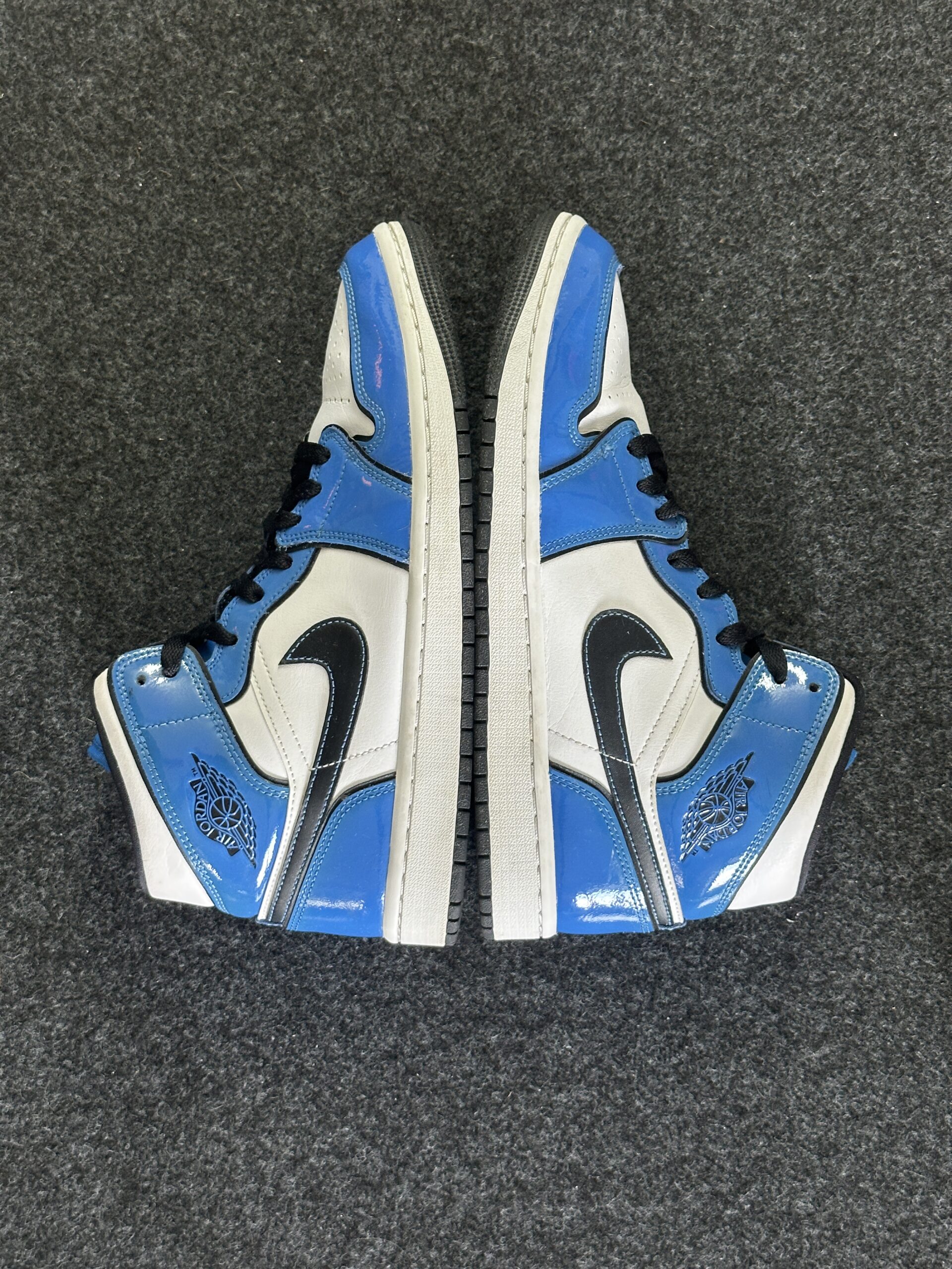 Air Jordan 1 Mid SE Signal Blue DD6834-402 taglia EU 41 vista esterna