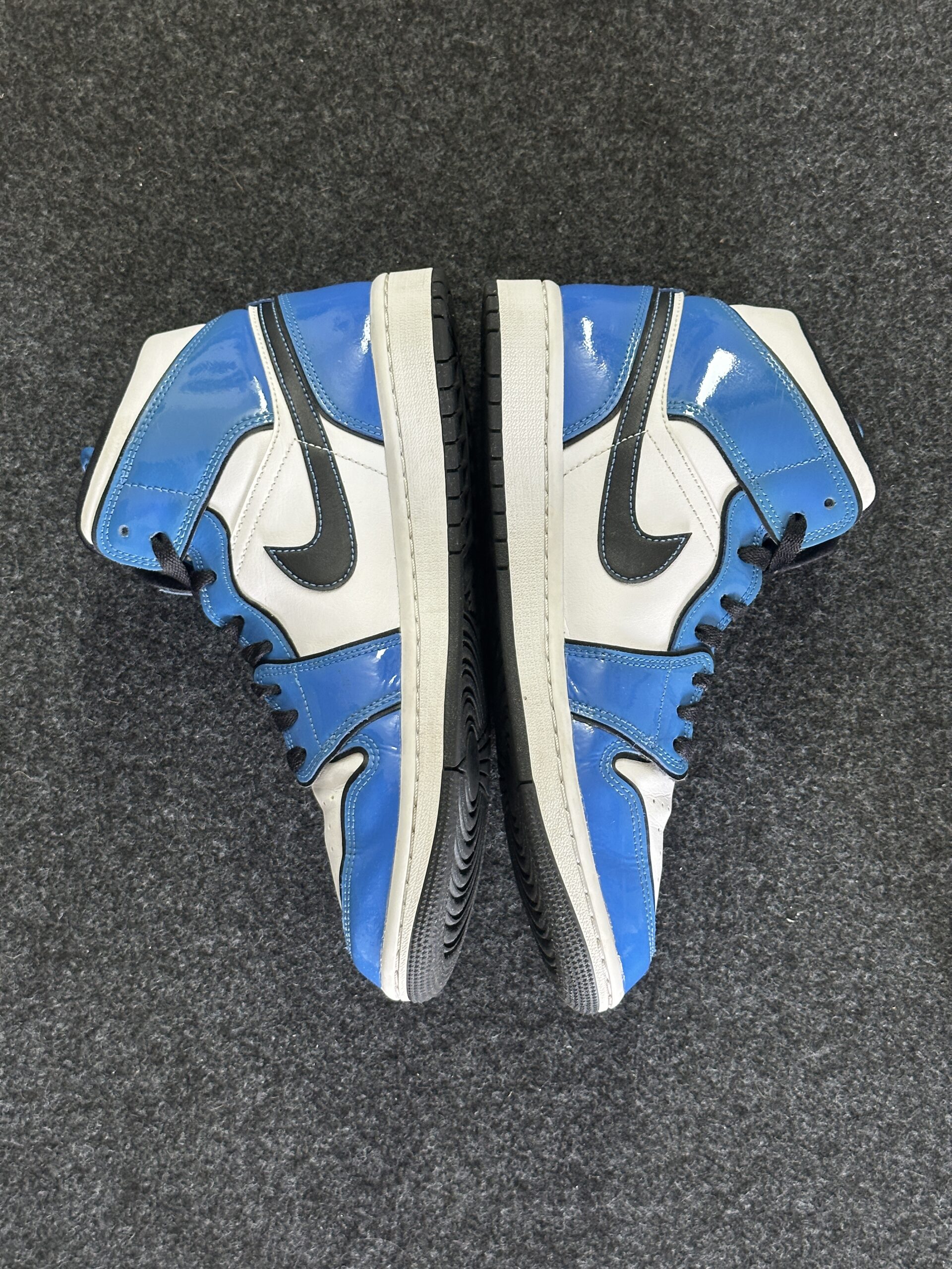 Air Jordan 1 Mid SE Signal Blue DD6834-402 taglia EU 41 vista interna