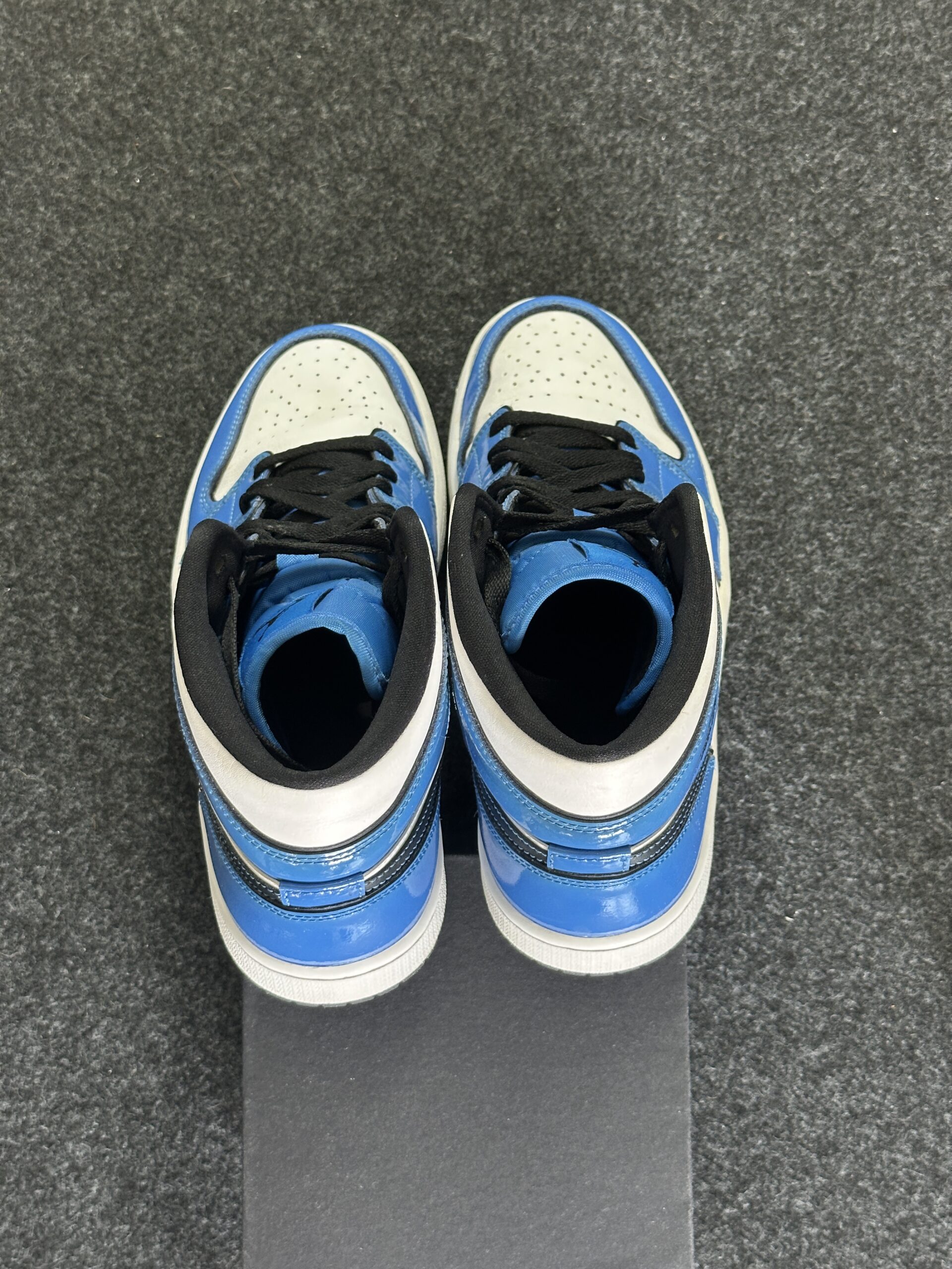 Air Jordan 1 Mid SE Signal Blue DD6834-402 taglia EU 41 vista tallone