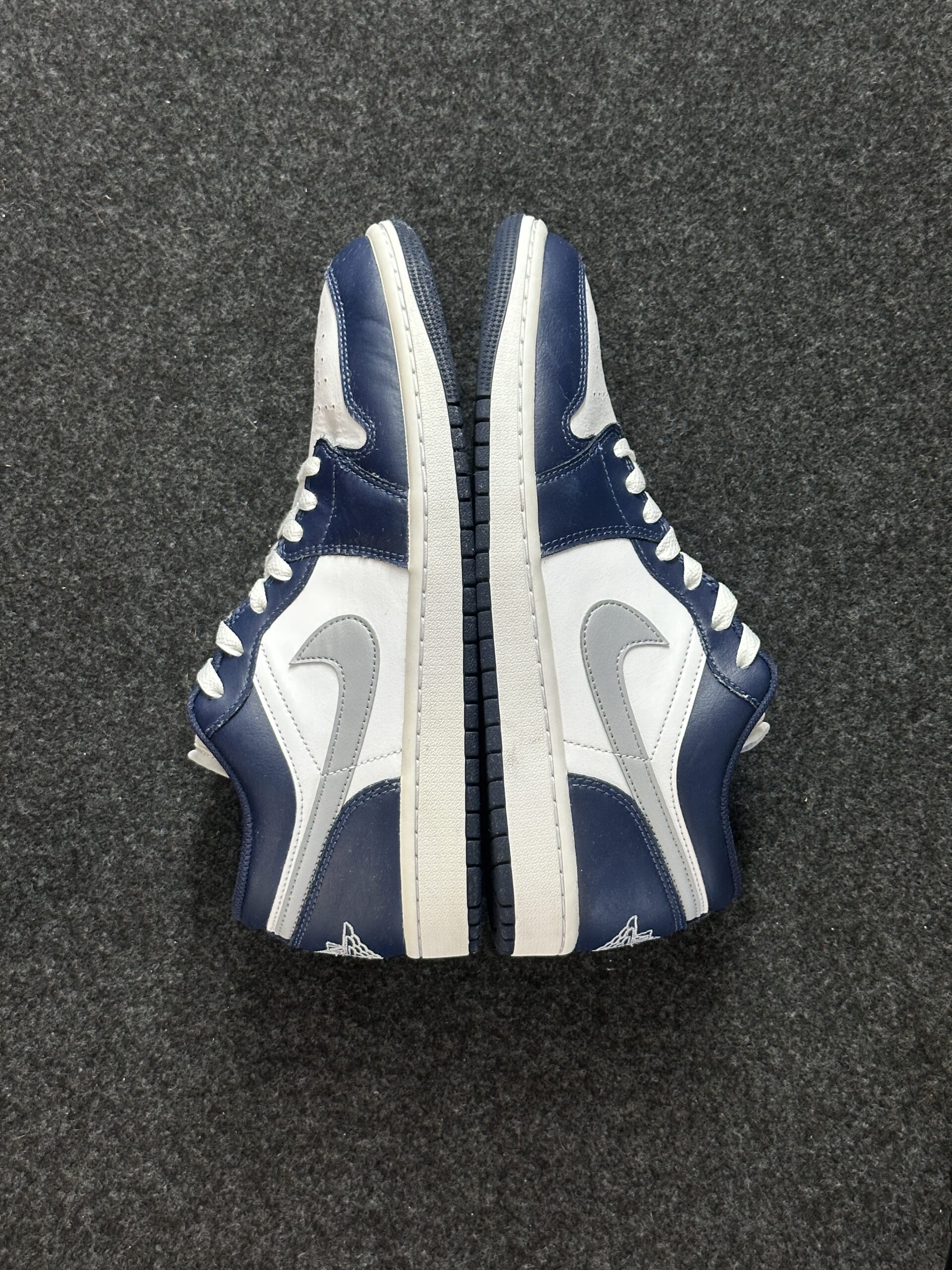 Air Jordan 1 Low Midnight Navy 553558-141 taglia EU 42.5 vista esterna