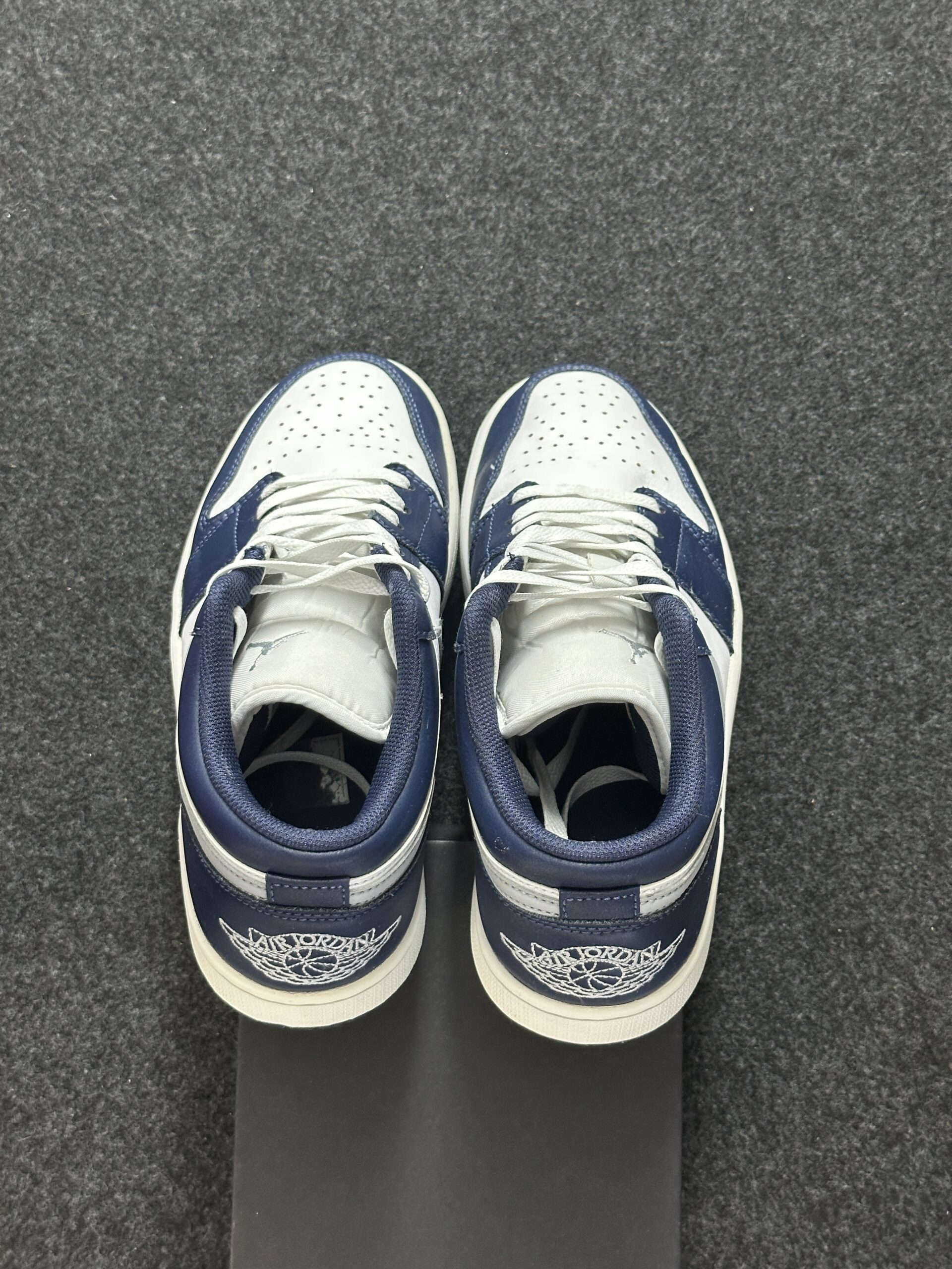 Air Jordan 1 Low Midnight Navy 553558-141 taglia EU 42.5 vista tallone