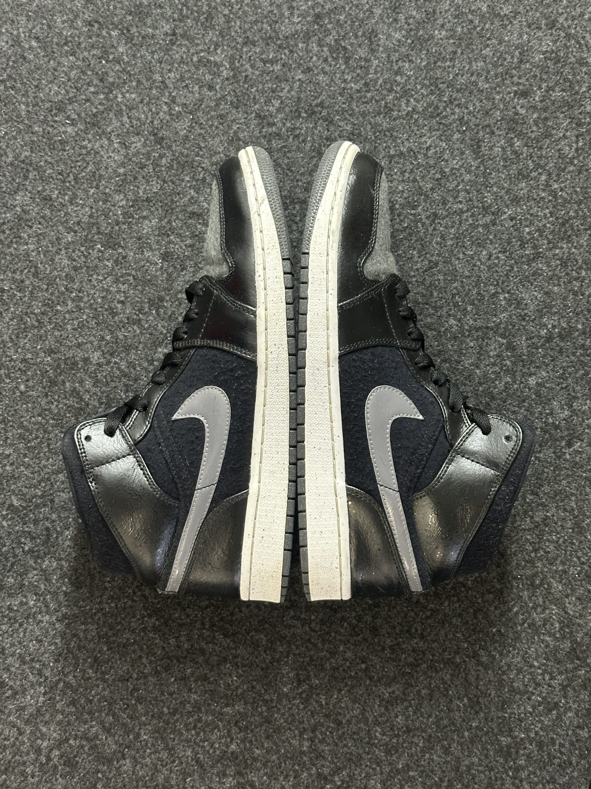 Air Jordan 1 Retro Mid SE Winterized 852542-001 taglia EU 42.5 vista esterna