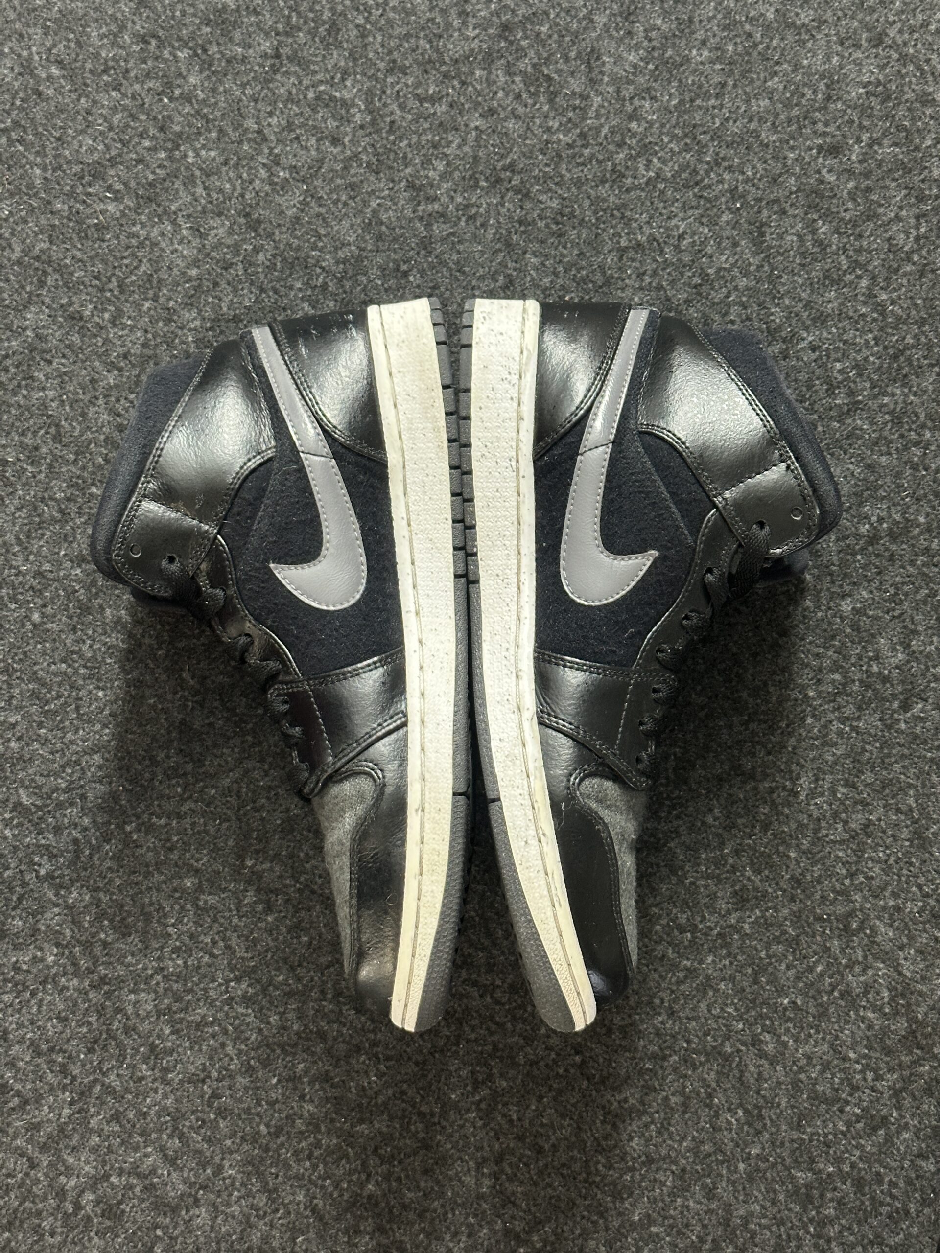 Air Jordan 1 Retro Mid SE Winterized 852542-001 taglia EU 42.5 vista interna