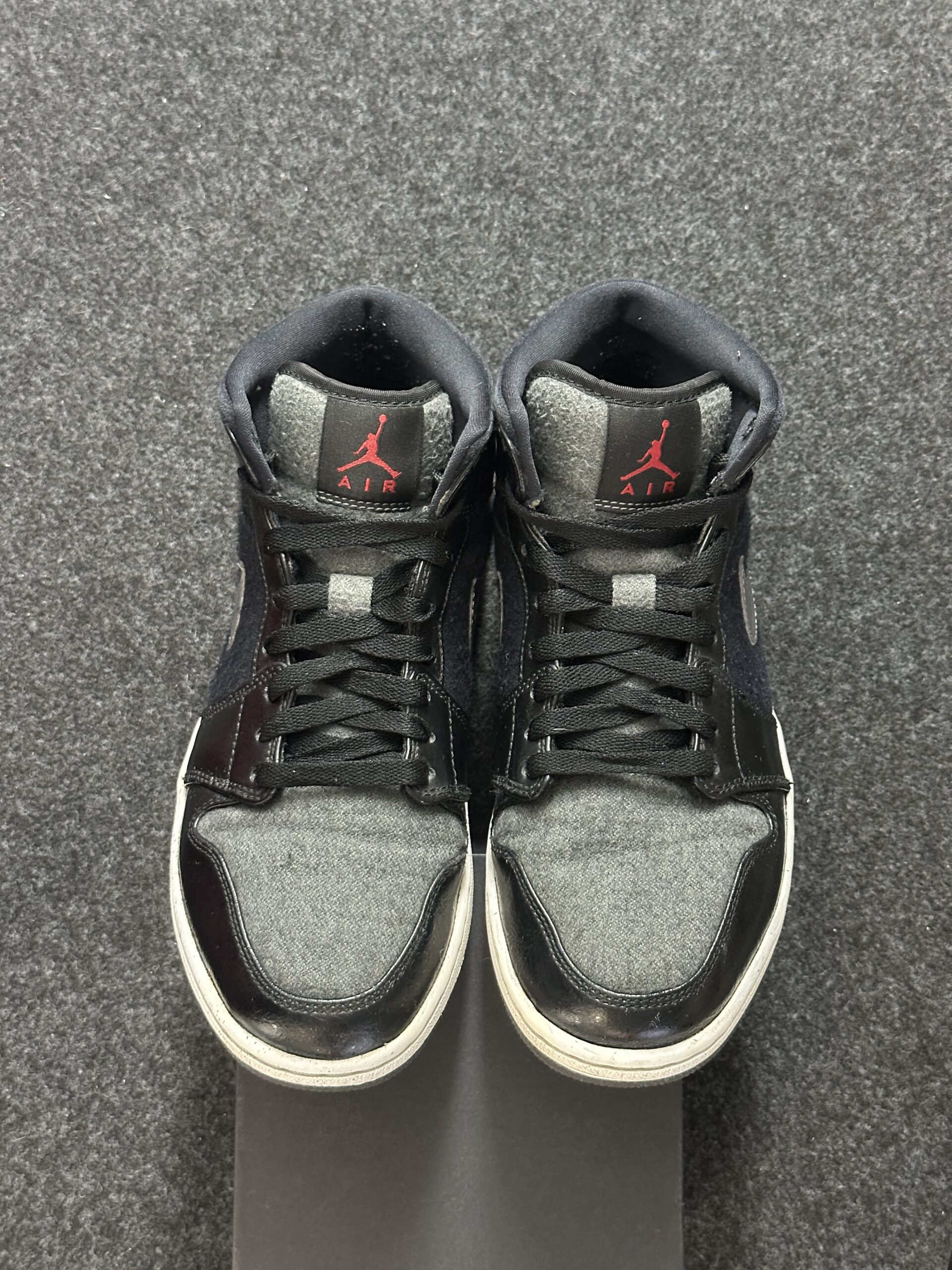 Air Jordan 1 Retro Mid SE Winterized 852542-001 taglia EU 42.5 vista punta