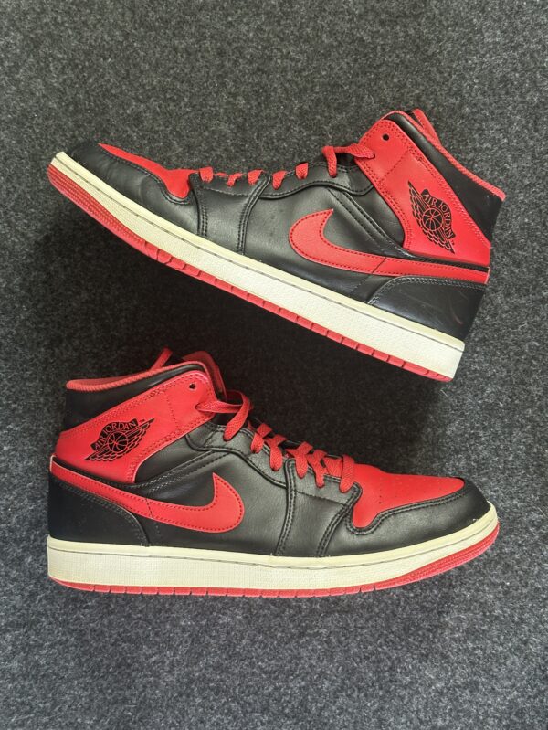 Air Jordan 1 Mid Alternate Bred DQ8426-060 taglia EU 44 vista principale