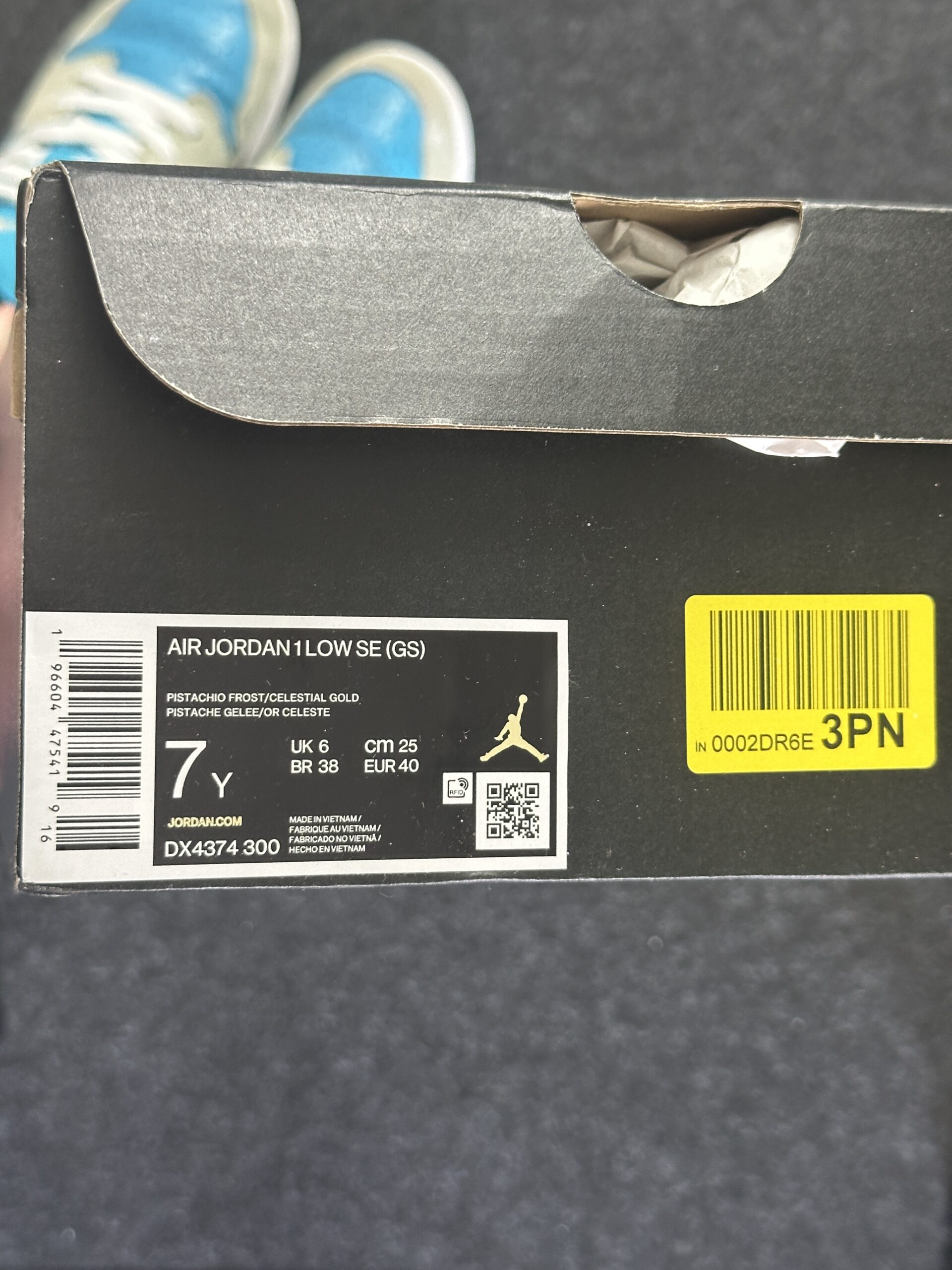 Air Jordan 1 Low SE Pistachio Aquatone DX4374-300 taglia EU 40 vista box