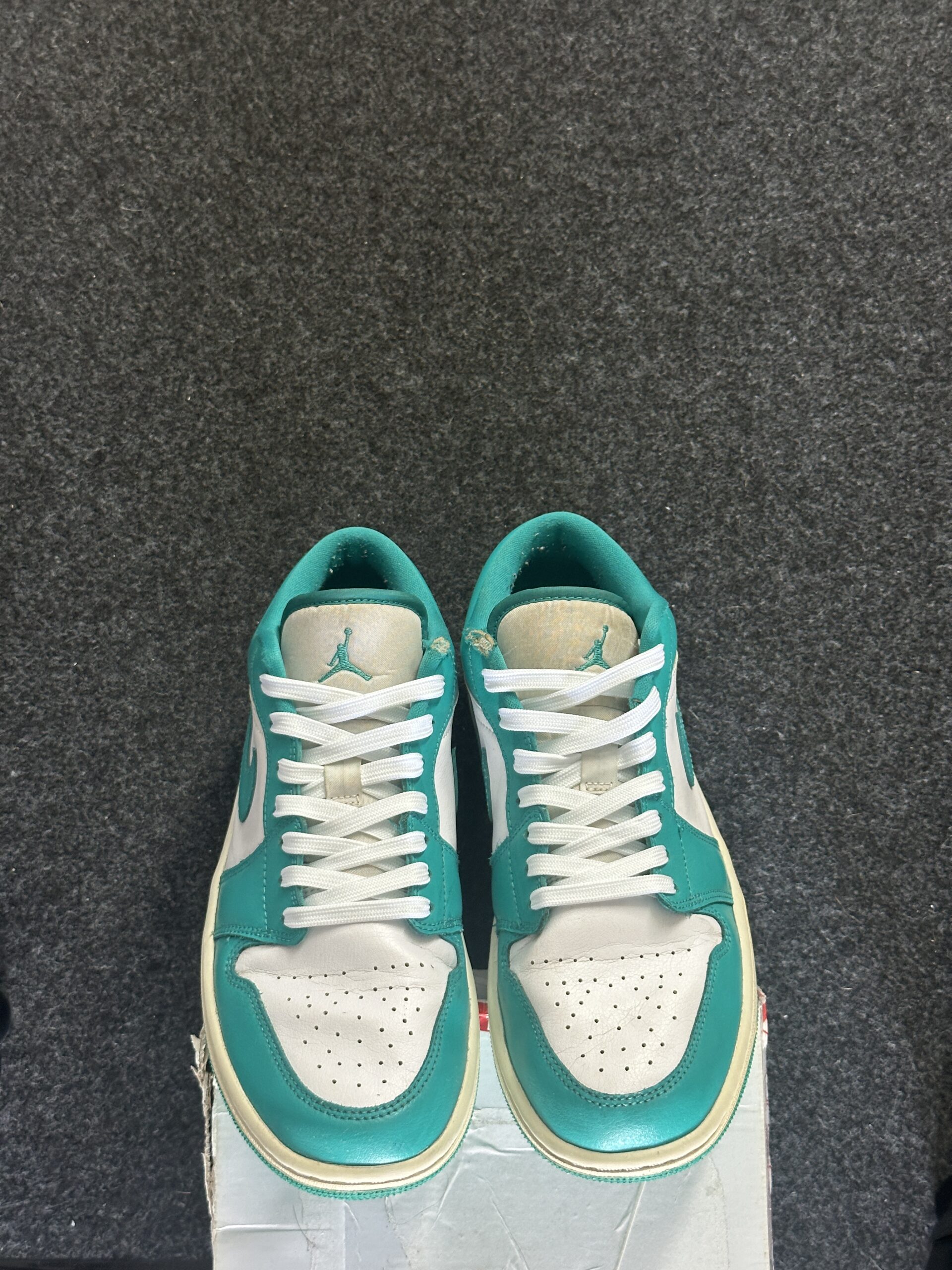 Air Jordan 1 Low New Emerald DC0774-132 taglia EU 41 vista punta