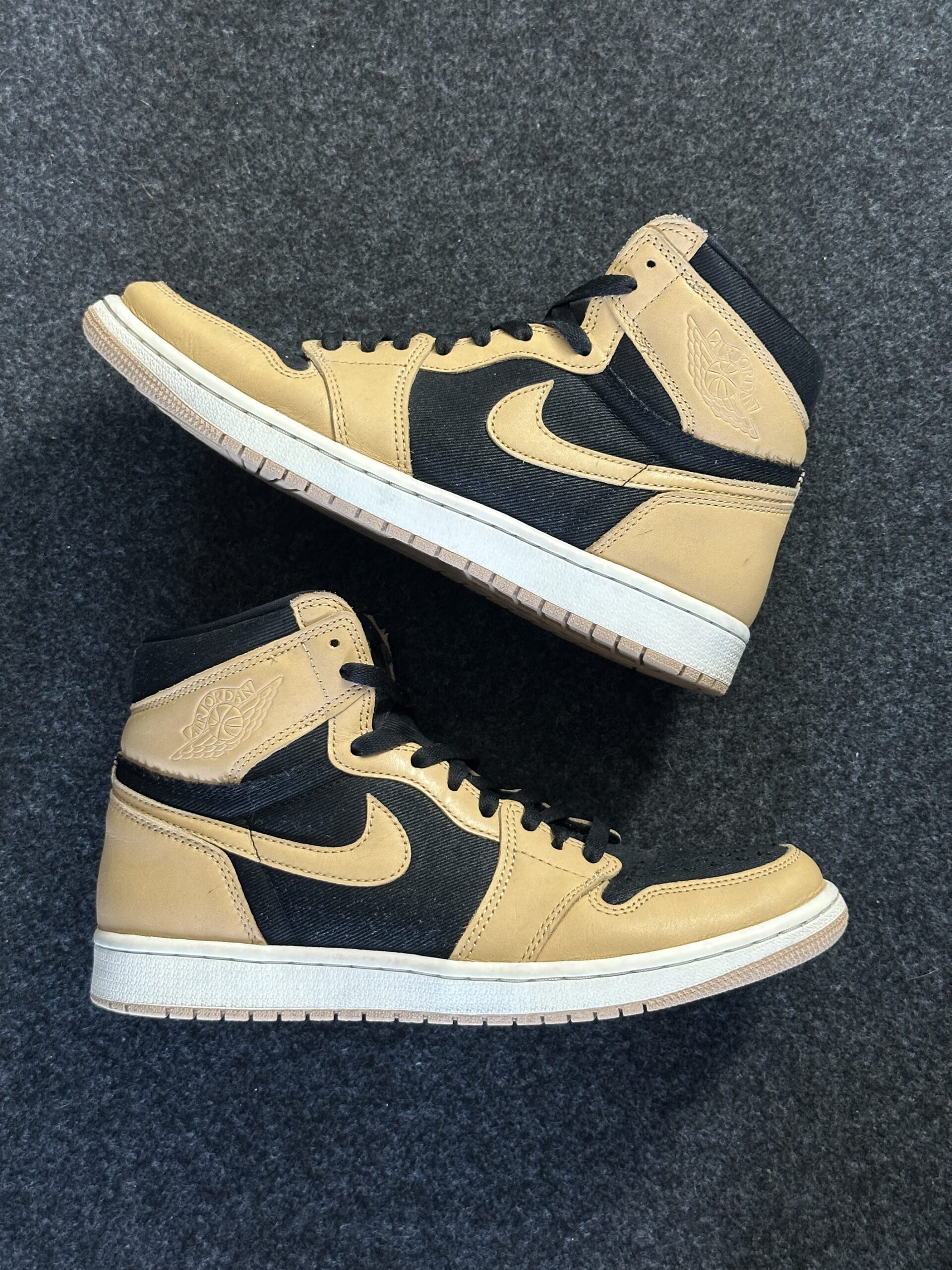 Air Jordan 1 Retro High OG Heirloom 555088-202 taglia EU 43 vista principale