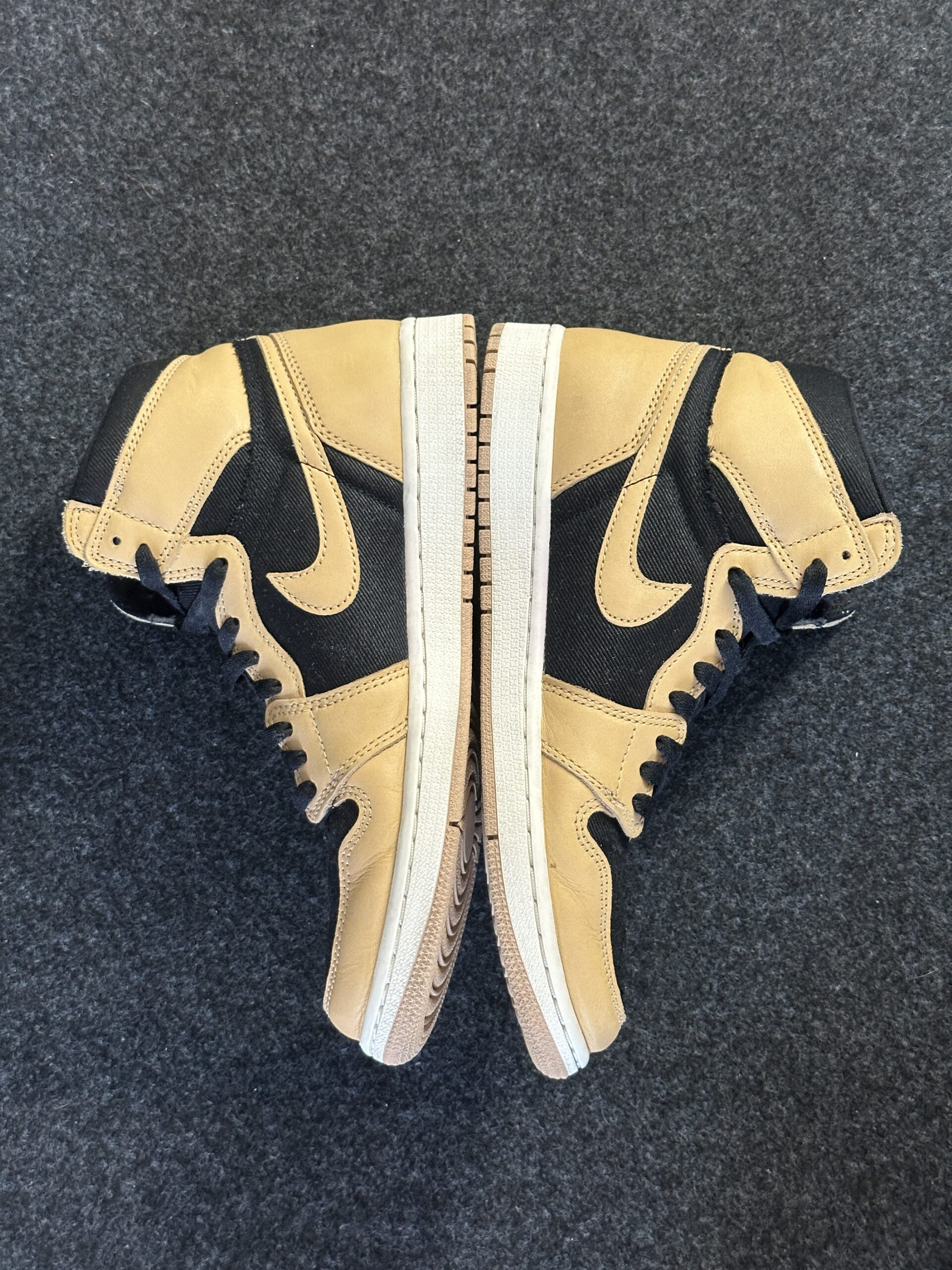 Air Jordan 1 Retro High OG Heirloom 555088-202 taglia EU 43 vista interna
