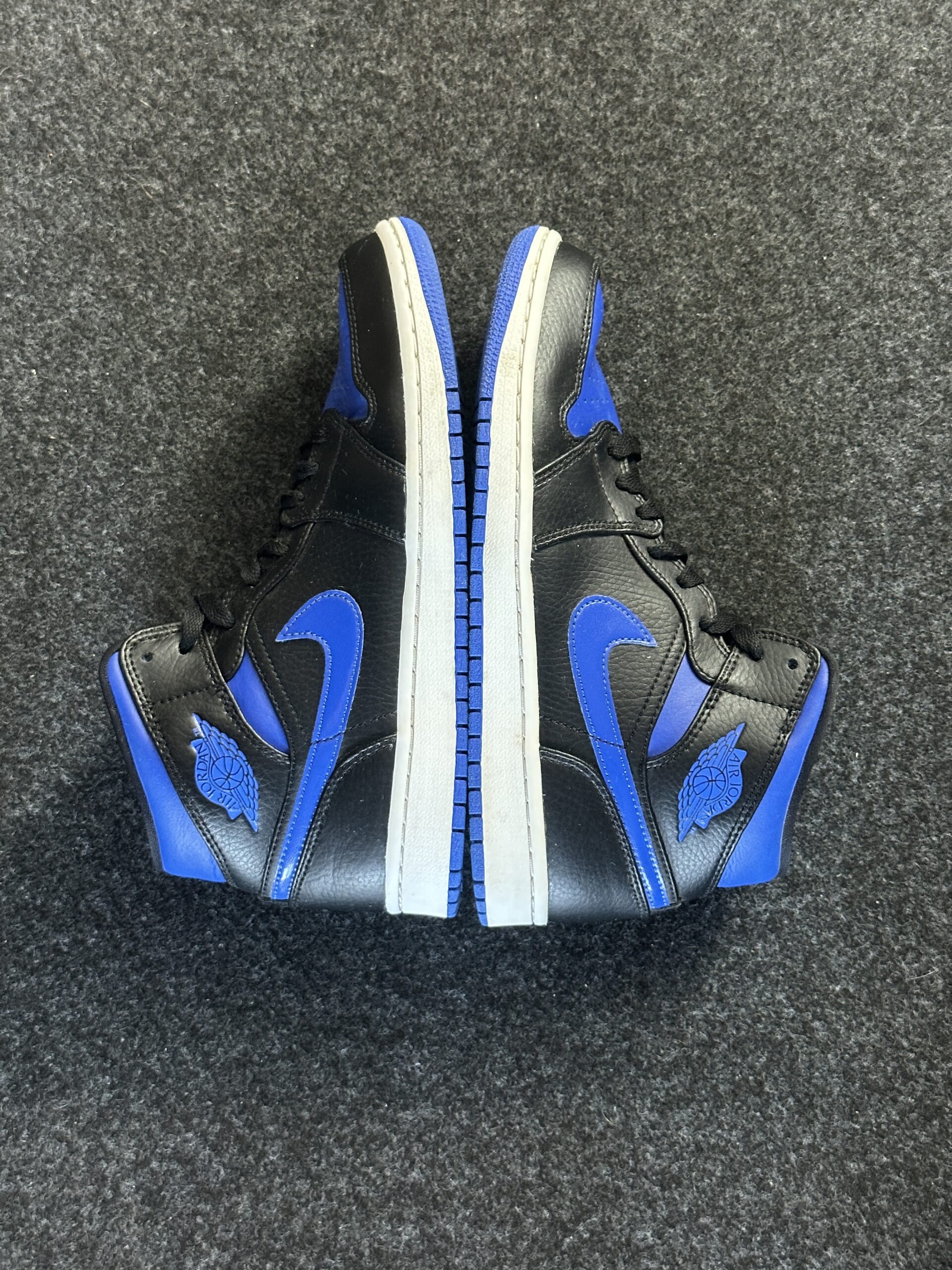 Air Jordan 1 Mid Royal 554724-068 taglia EU 40.5 vista esterna