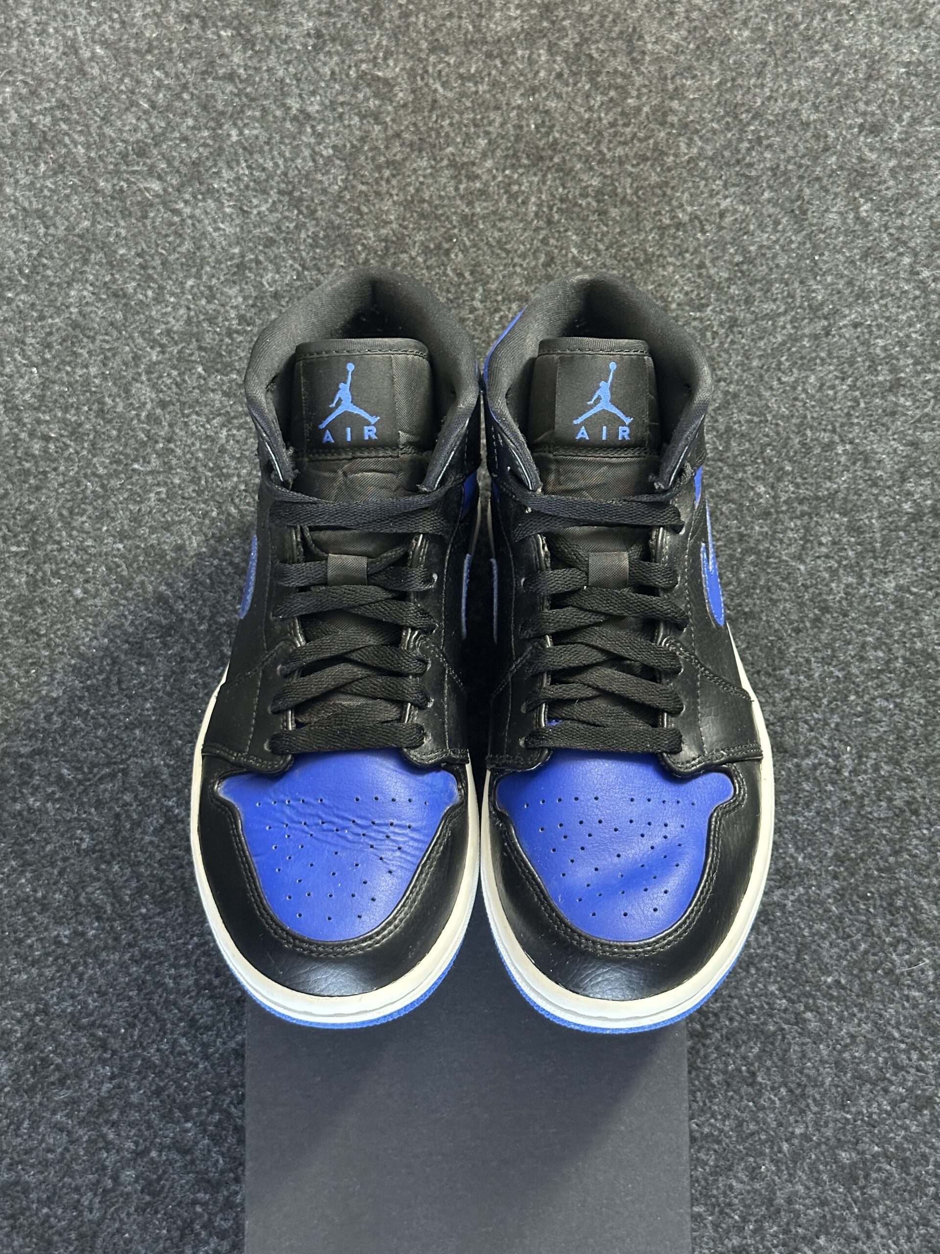 Air Jordan 1 Mid Royal 554724-068 taglia EU 40.5 vista punta