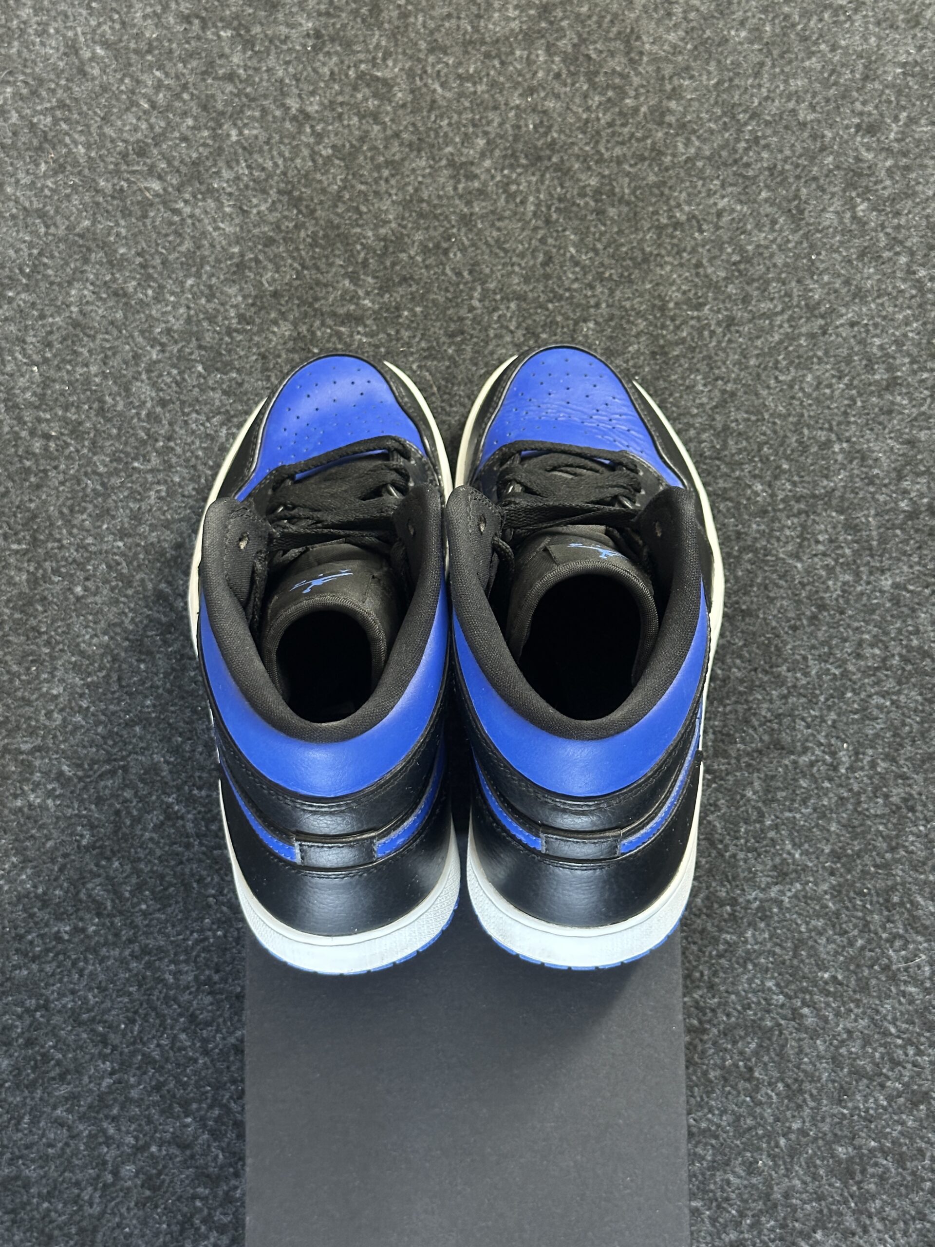 Air Jordan 1 Mid Royal 554724-068 taglia EU 40.5 vista tallone