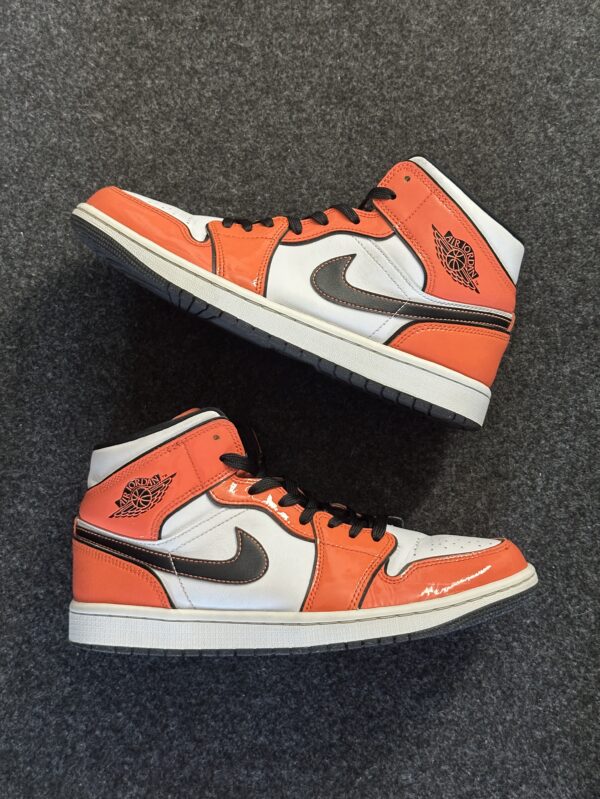 Air Jordan 1 Mid SE Turf Orange DD6834-802 taglia EU 42 vista principale