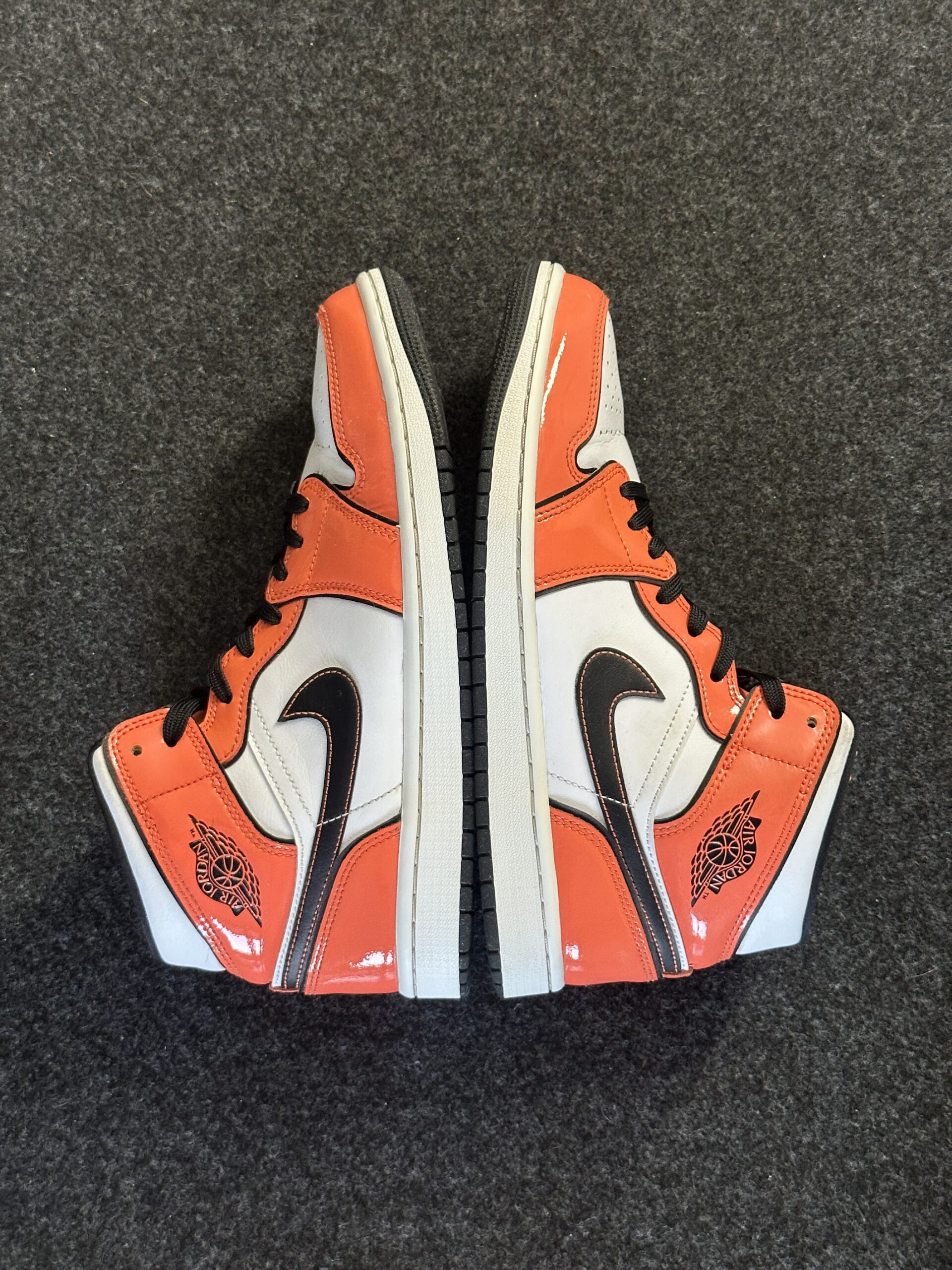 Air Jordan 1 Mid SE Turf Orange DD6834-802 taglia EU 42 vista esterna