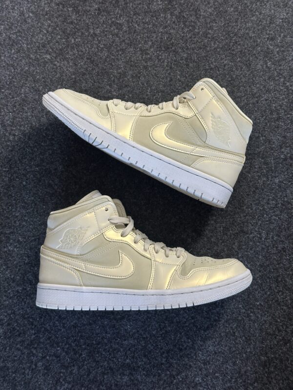 Air Jordan 1 Mid Goose Feather Yellow CK6587-200 taglia EU 40 vista principale