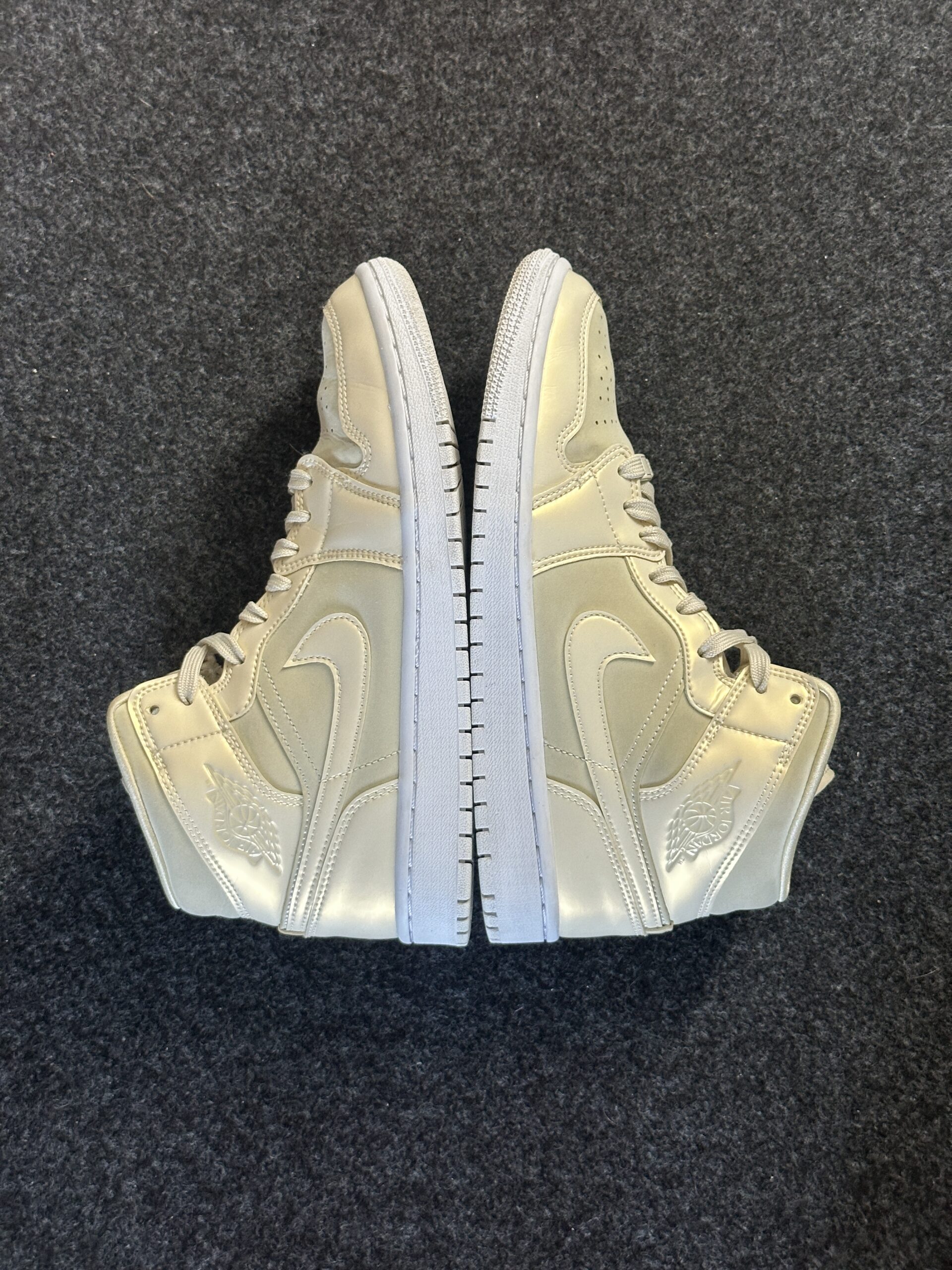 Air Jordan 1 Mid Goose Feather Yellow CK6587-200 taglia EU 40 vista esterna