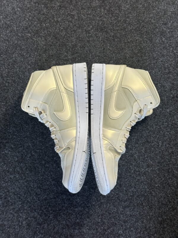 Air Jordan 1 Mid Goose Feather Yellow CK6587-200 taglia EU 40 vista interna