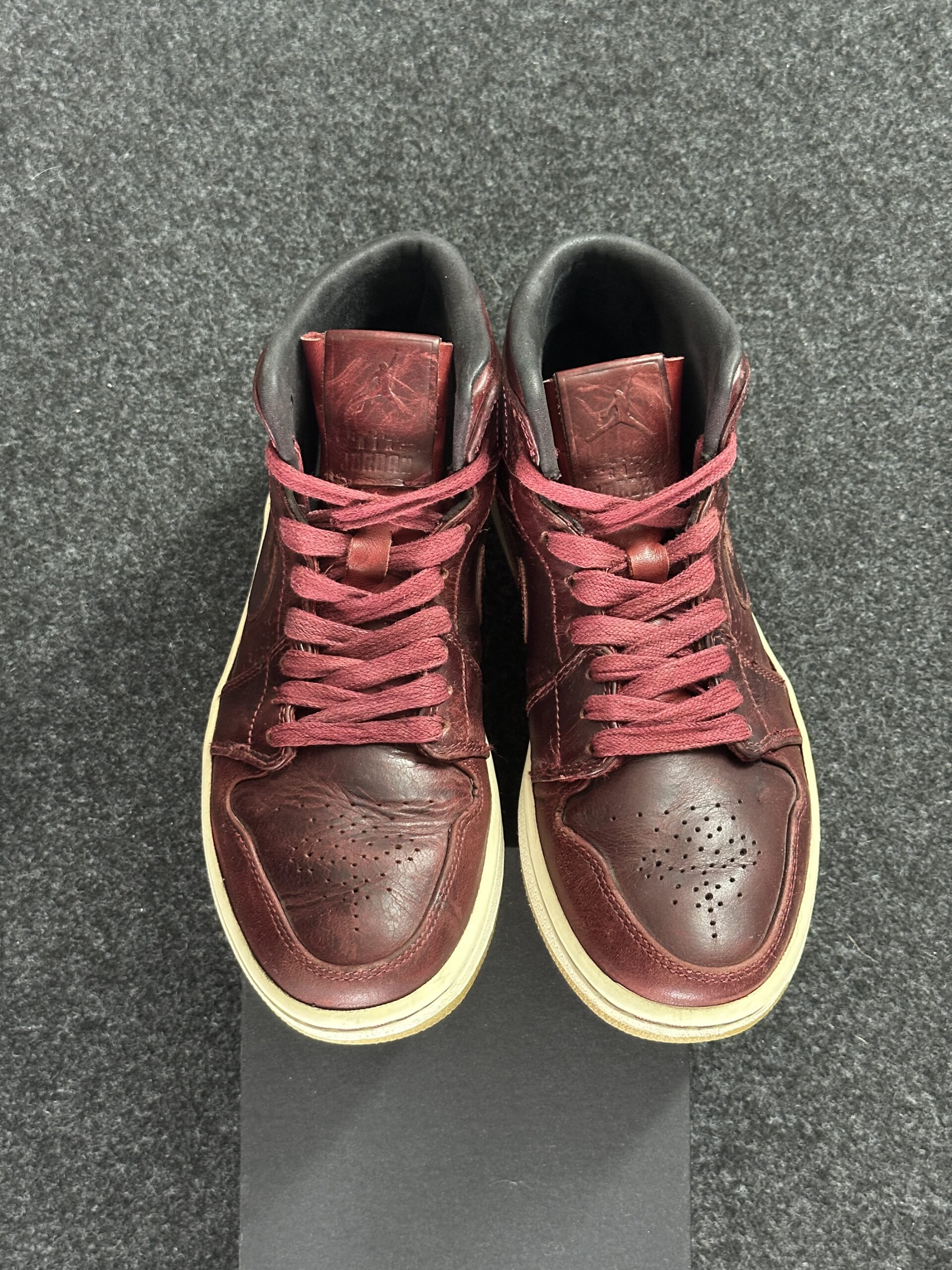Air Jordan 1 Mid Nouveau Team Red 629151-601 taglia EU 41 vista punta