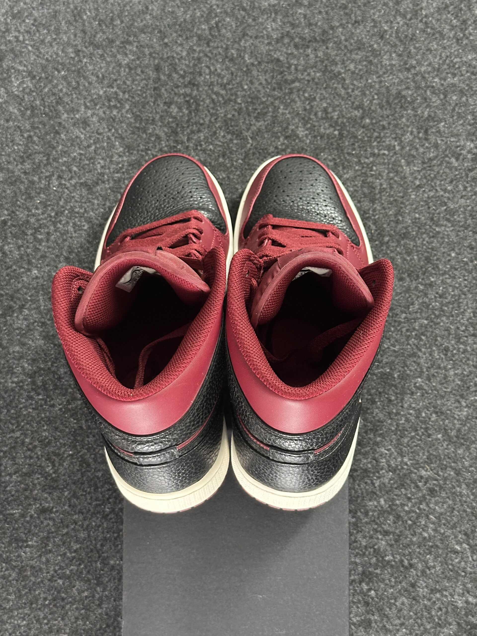 Air Jordan 1 Mid Team Red Black 554724-601 taglia EU 43 vista tallone