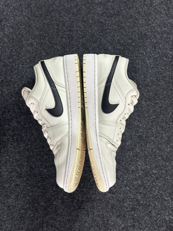 Air Jordan 1 Low Coconut Milk DC0774-121 taglia EU 42.5 vista interna
