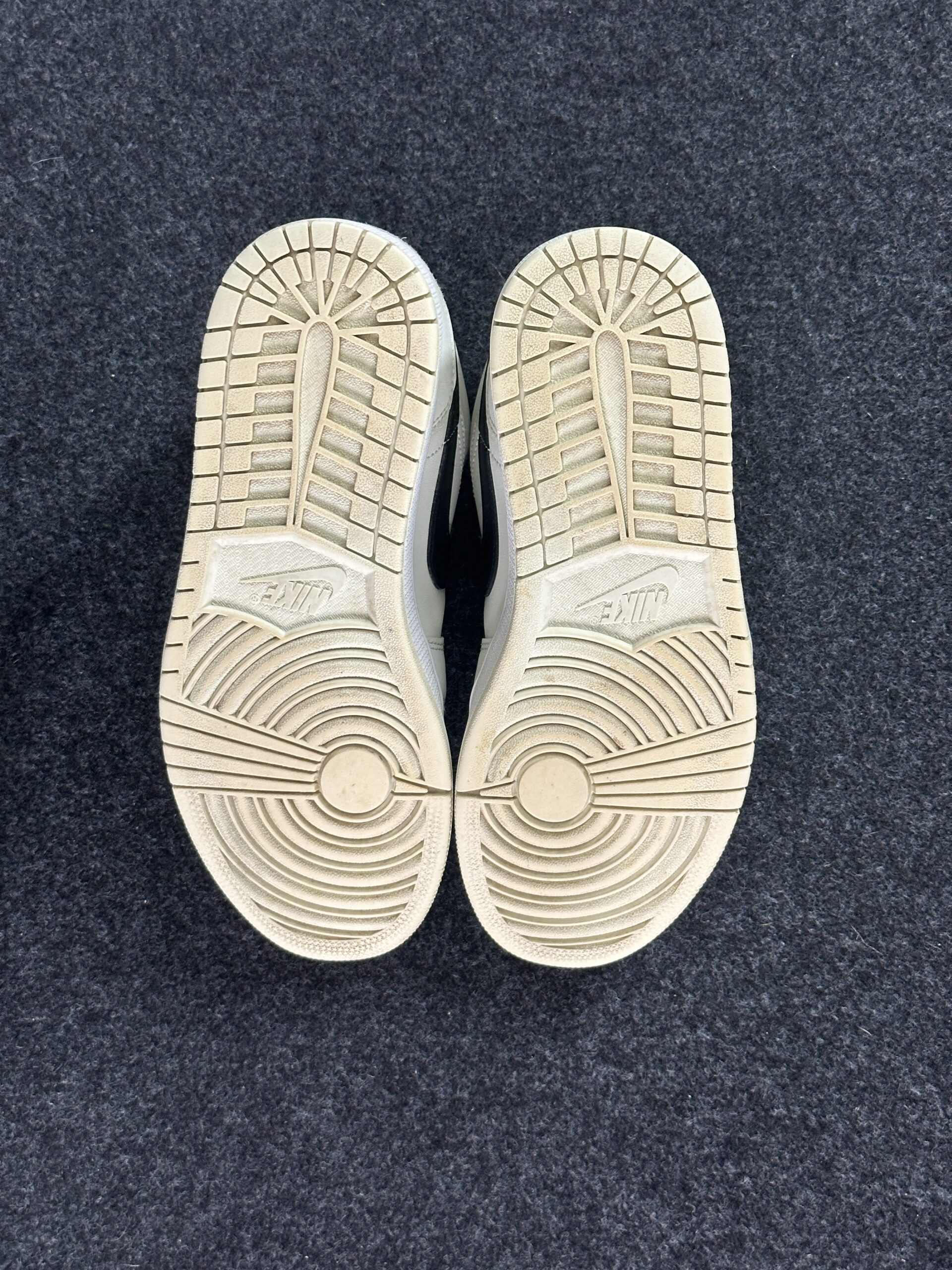 Air Jordan 1 Low Coconut Milk DC0774-121 taglia EU 42.5 vista suole