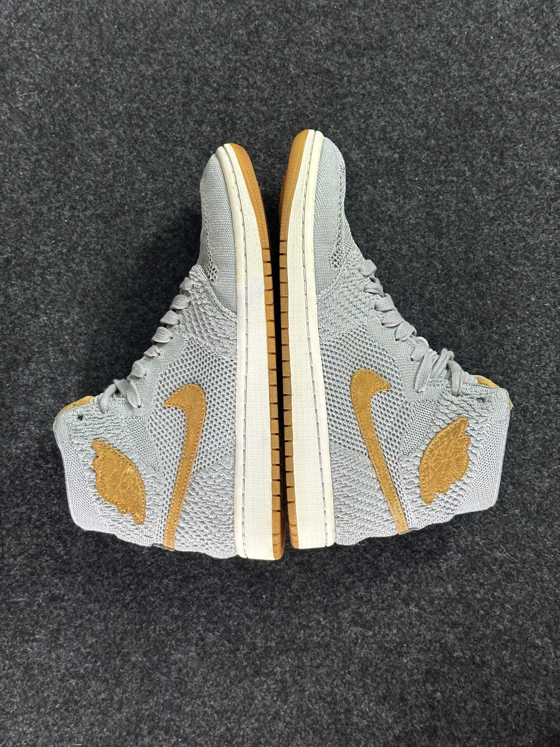 Air Jordan 1 Retro High OG Flyknit Wolf Grey 919704-025 taglia EU 40 vista esterna