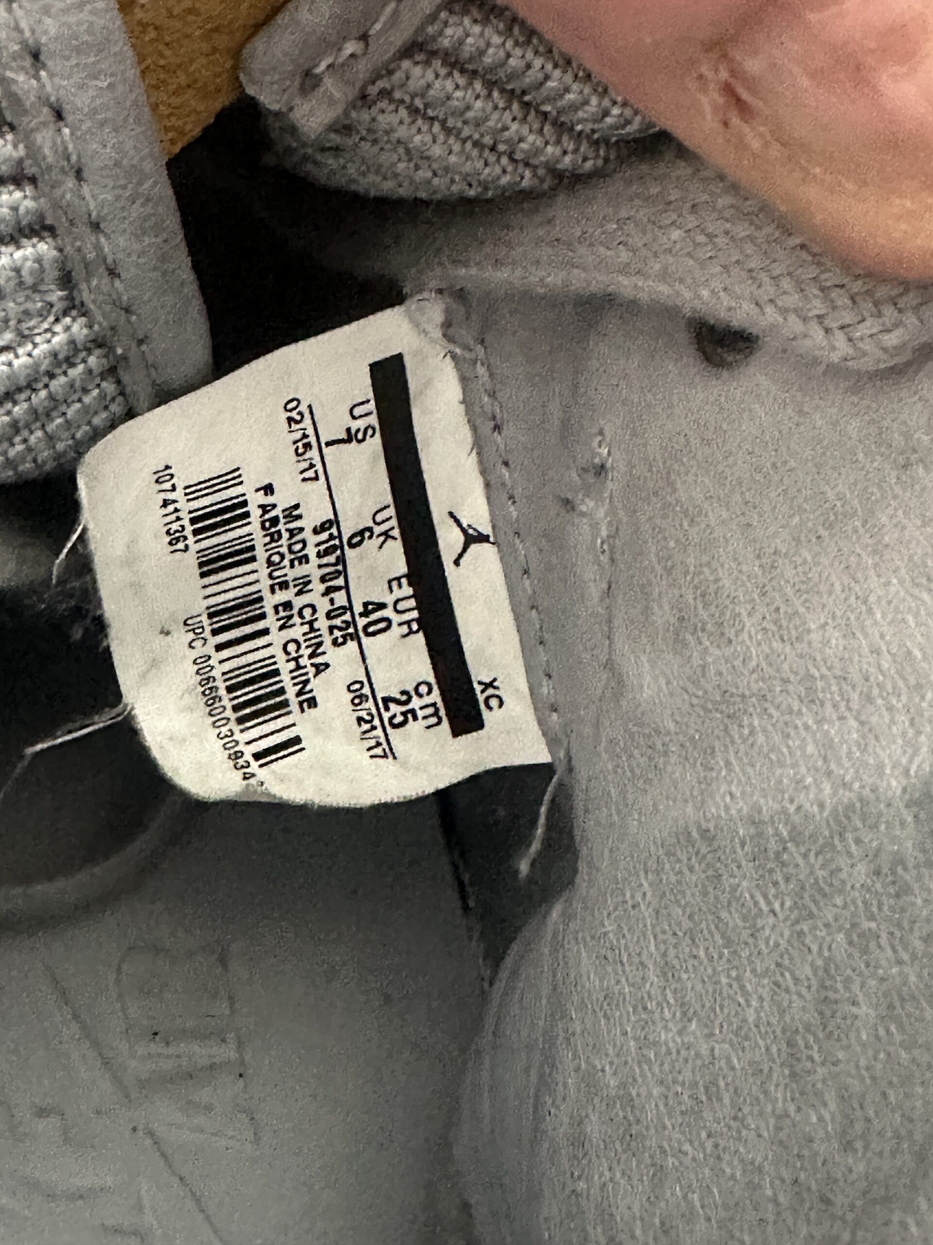 Air Jordan 1 Retro High OG Flyknit Wolf Grey 919704-025 taglia EU 40 vista label