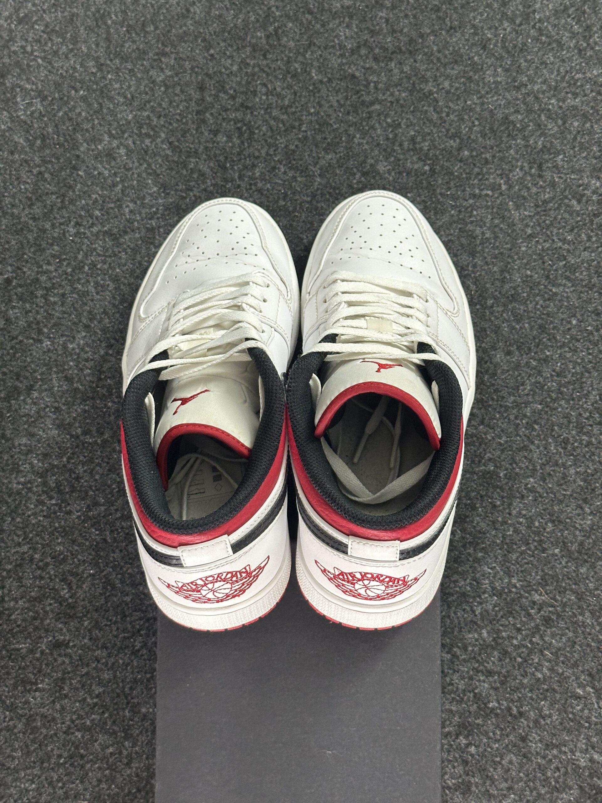 Air Jordan 1 Low White University Red Black 553558-118 taglia EU 42 vista tallone